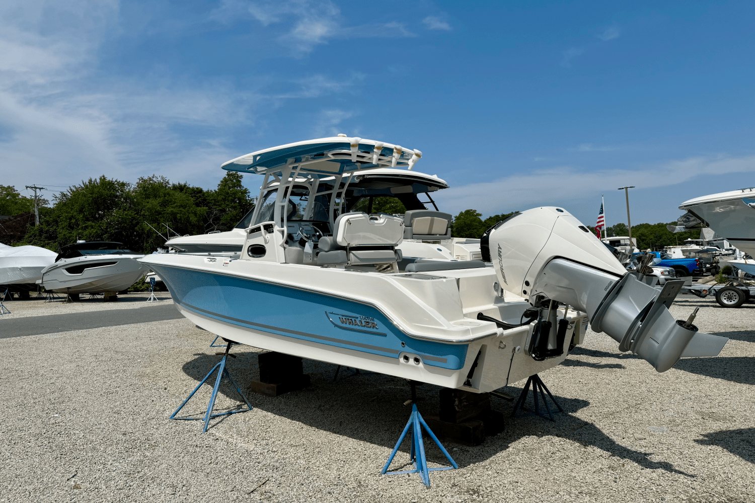 2025 Boston Whaler 230 Outrage Image Thumbnail #2
