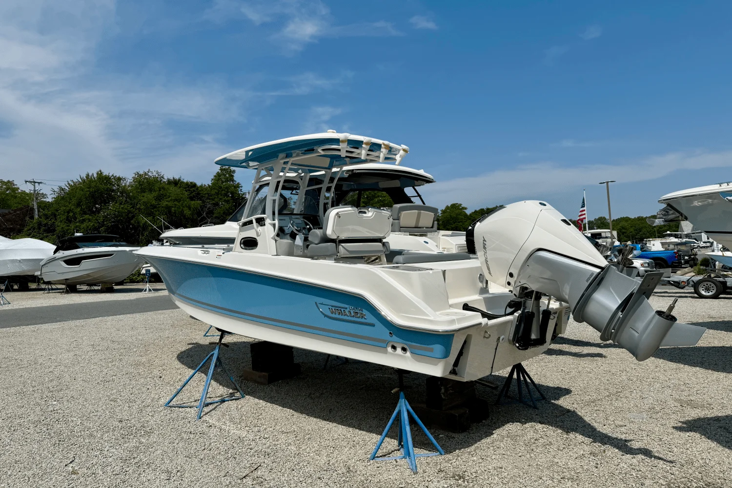 2025 Boston Whaler 230 Outrage Image Thumbnail #2