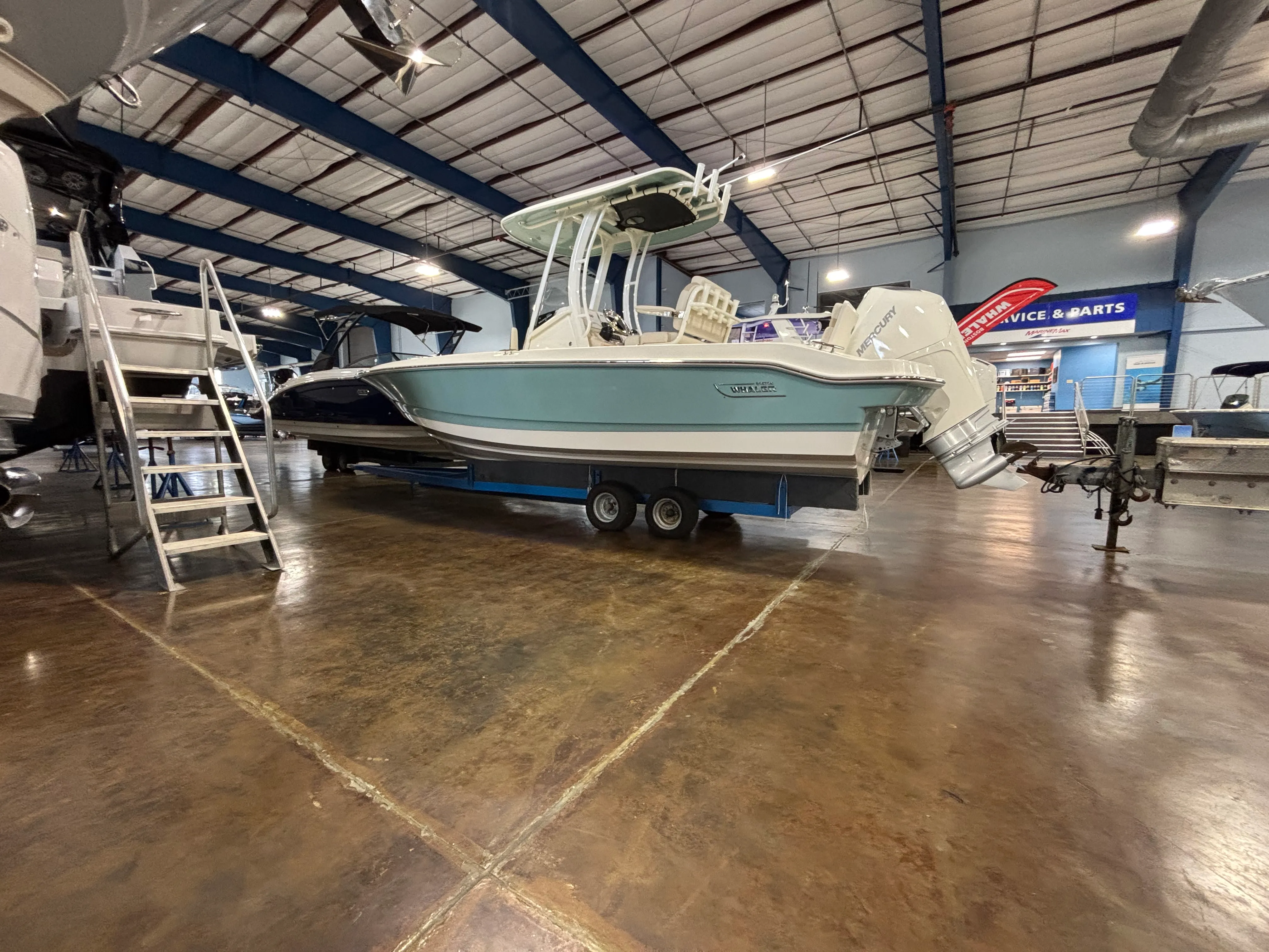 2026 Boston Whaler 220 Dauntless Image Thumbnail #5