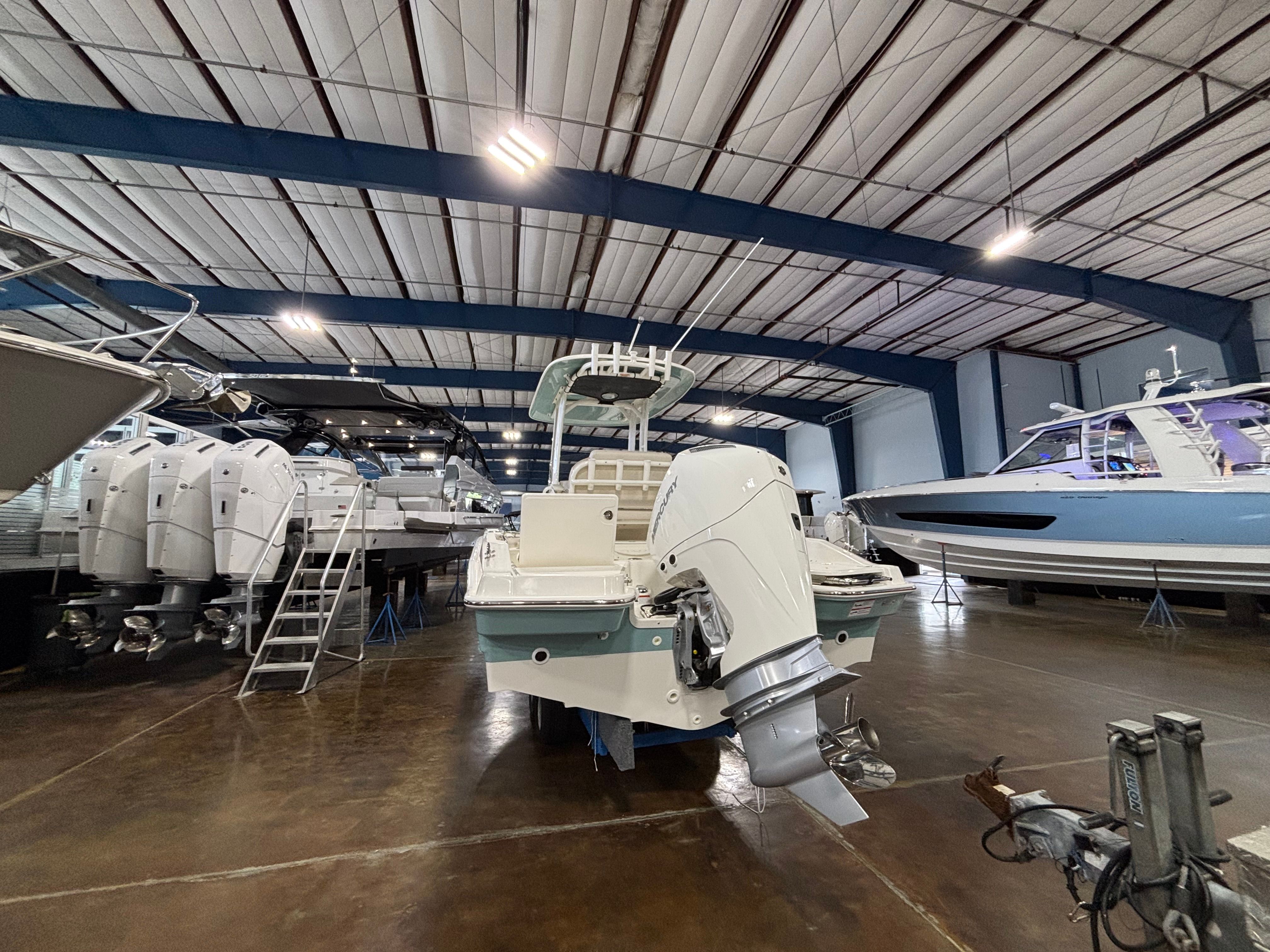 2026 Boston Whaler 220 Dauntless Image Thumbnail #4