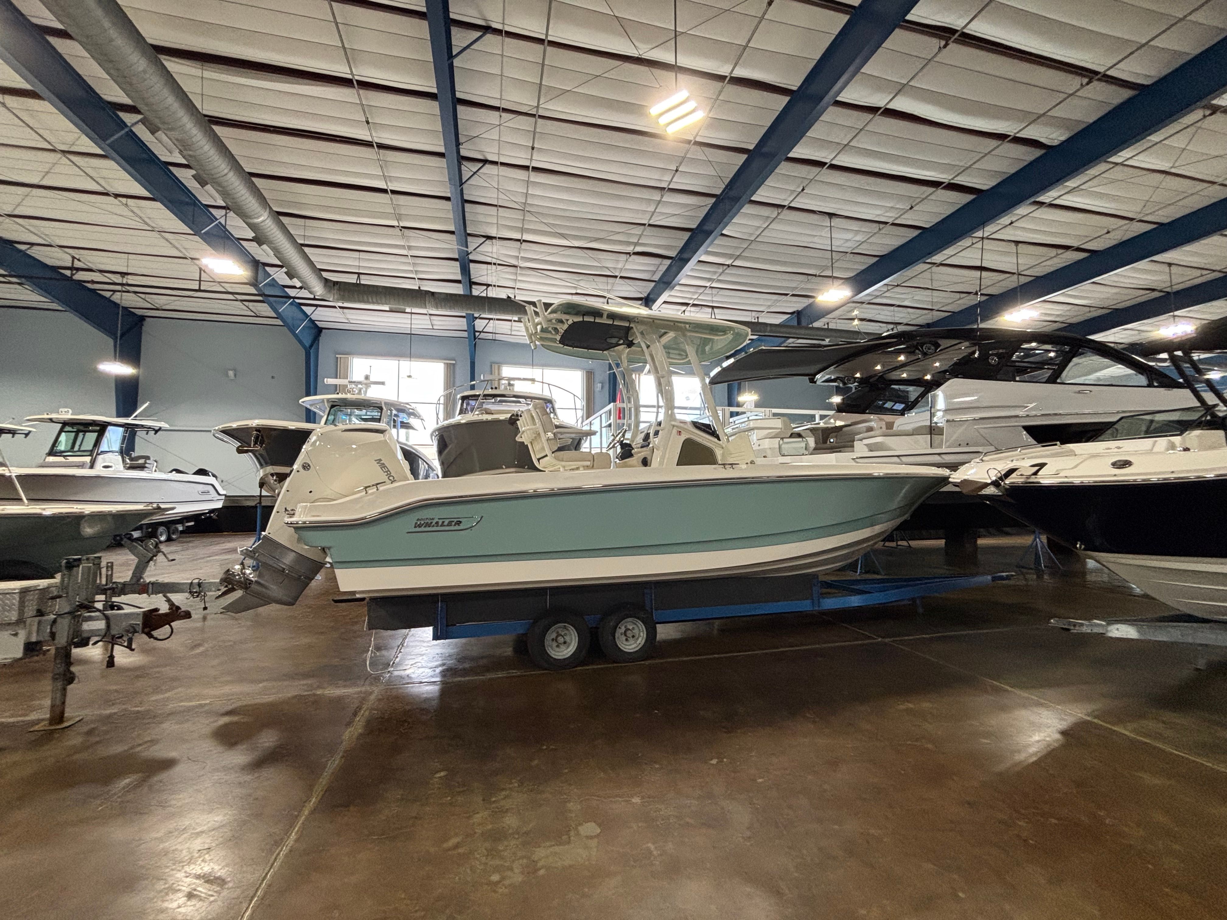 2026 Boston Whaler 220 Dauntless Image Thumbnail #3