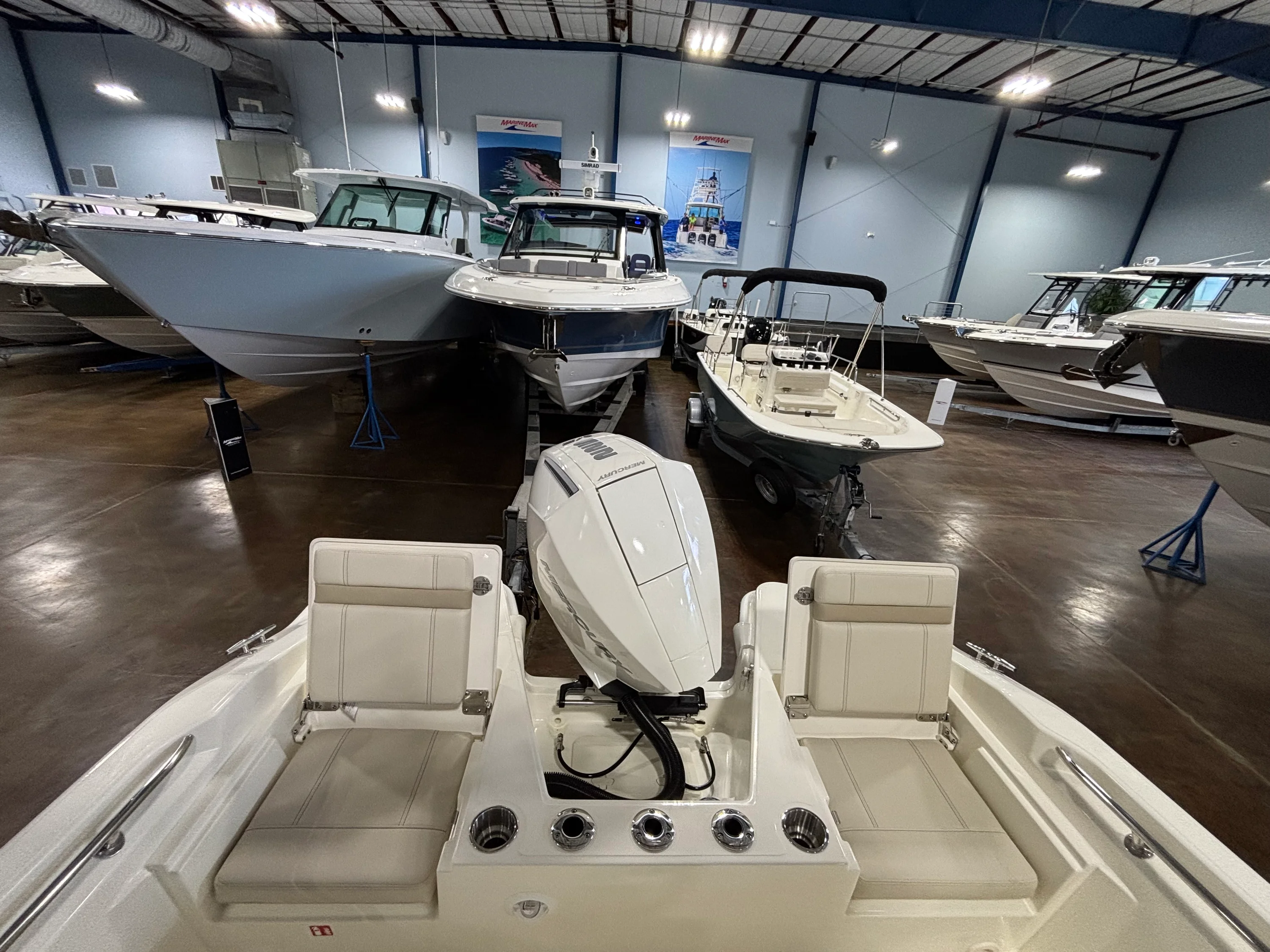 2026 Boston Whaler 220 Dauntless Image Thumbnail #10