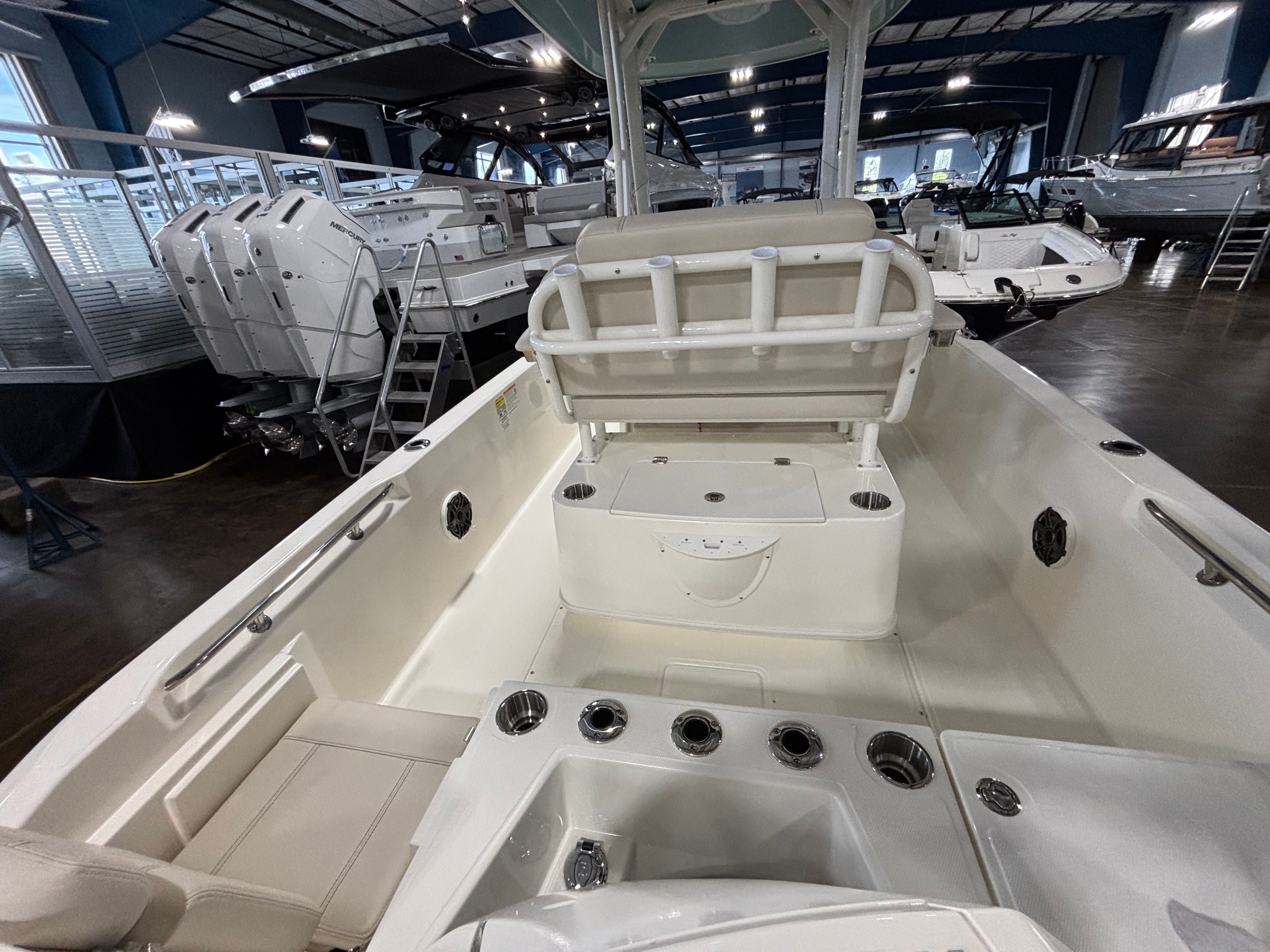 2026 Boston Whaler 220 Dauntless Image Thumbnail #11