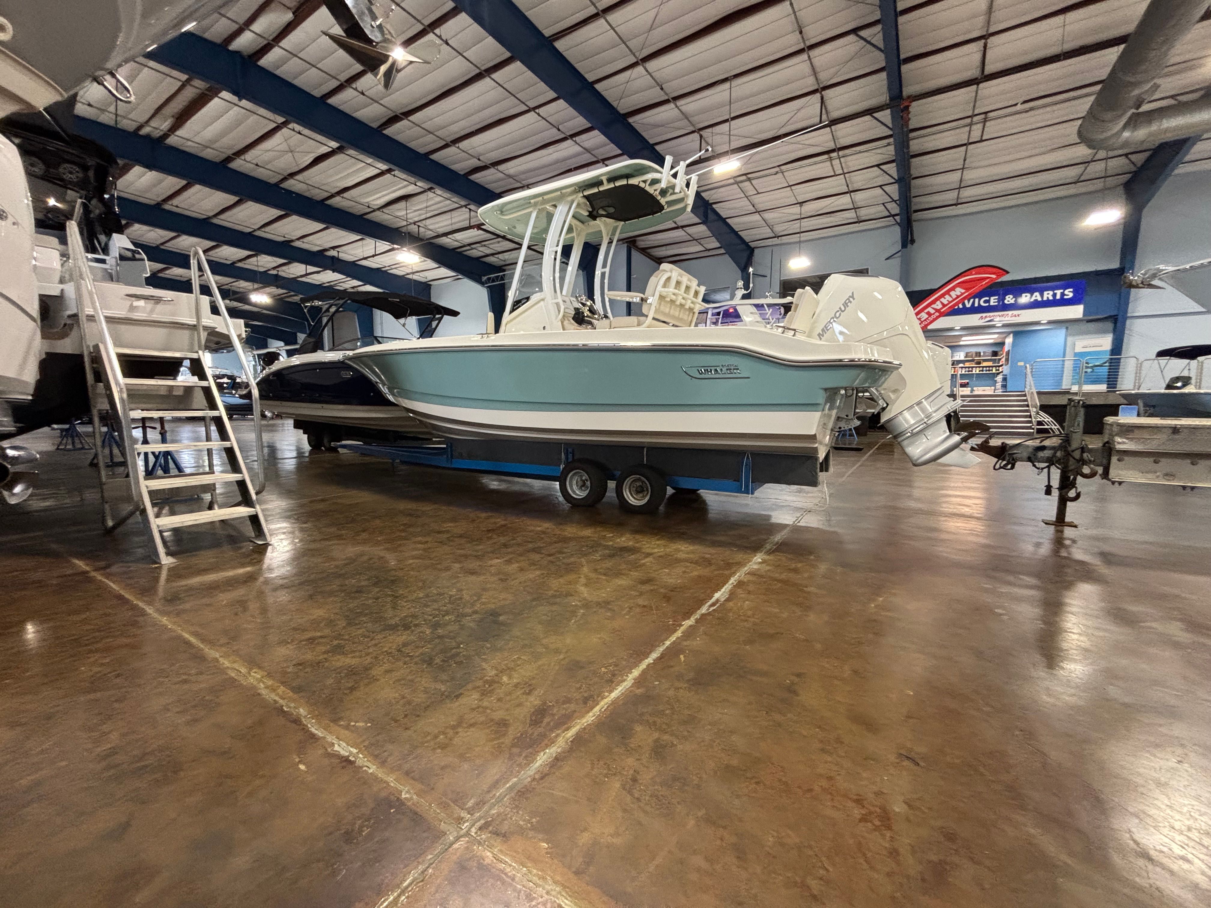 2026 Boston Whaler 220 Dauntless Image Thumbnail #5