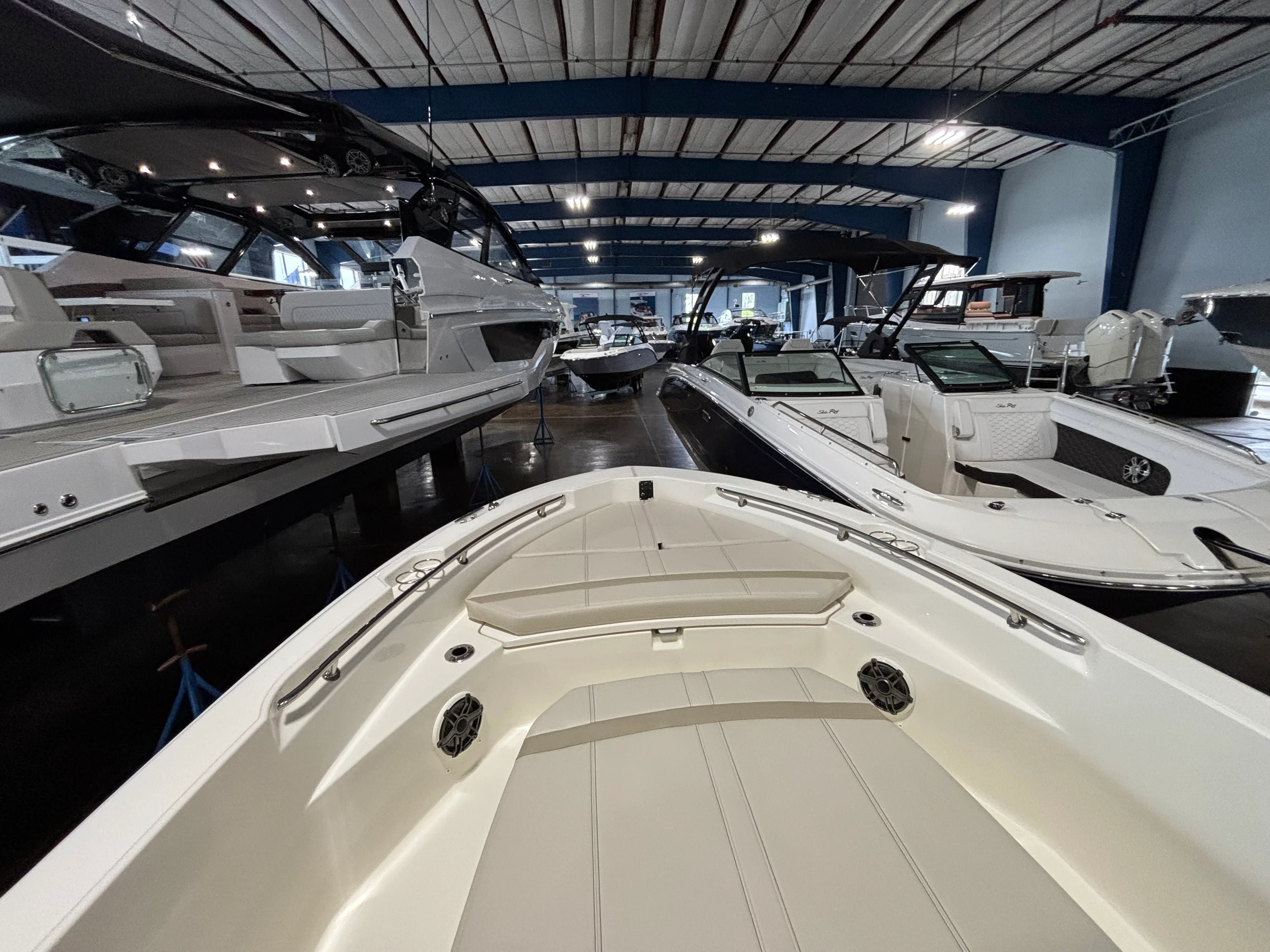 2026 Boston Whaler 220 Dauntless Image Thumbnail #17