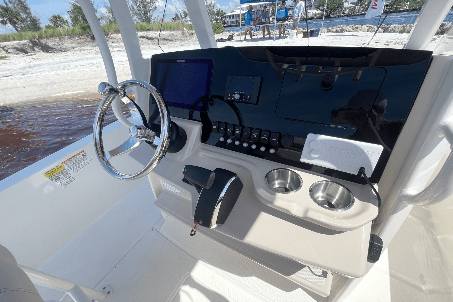 2026 Boston Whaler 220 Dauntless Image Thumbnail #12