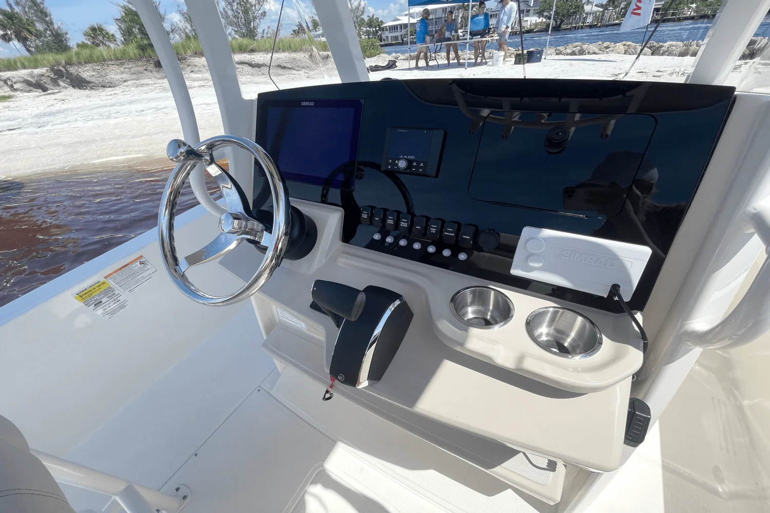 2026 Boston Whaler 220 Dauntless Image Thumbnail #12