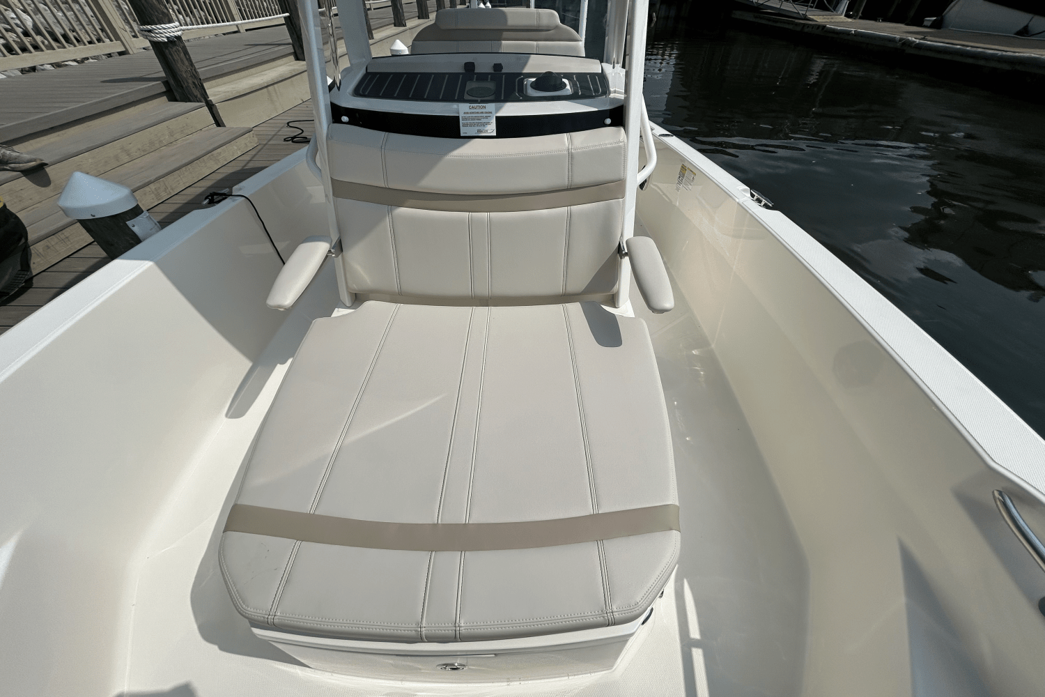 2026 Boston Whaler 220 Dauntless Image Thumbnail #16