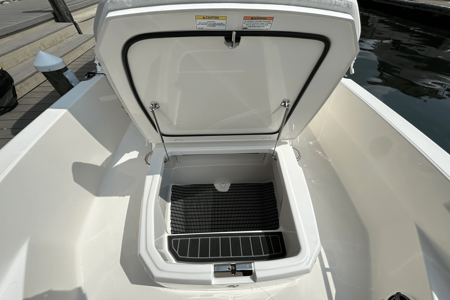 2026 Boston Whaler 220 Dauntless Image Thumbnail #20