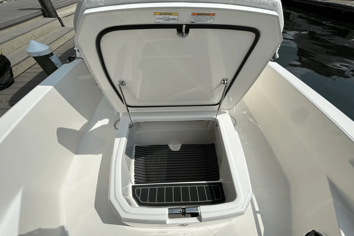 2026 Boston Whaler 220 Dauntless Image Thumbnail #20