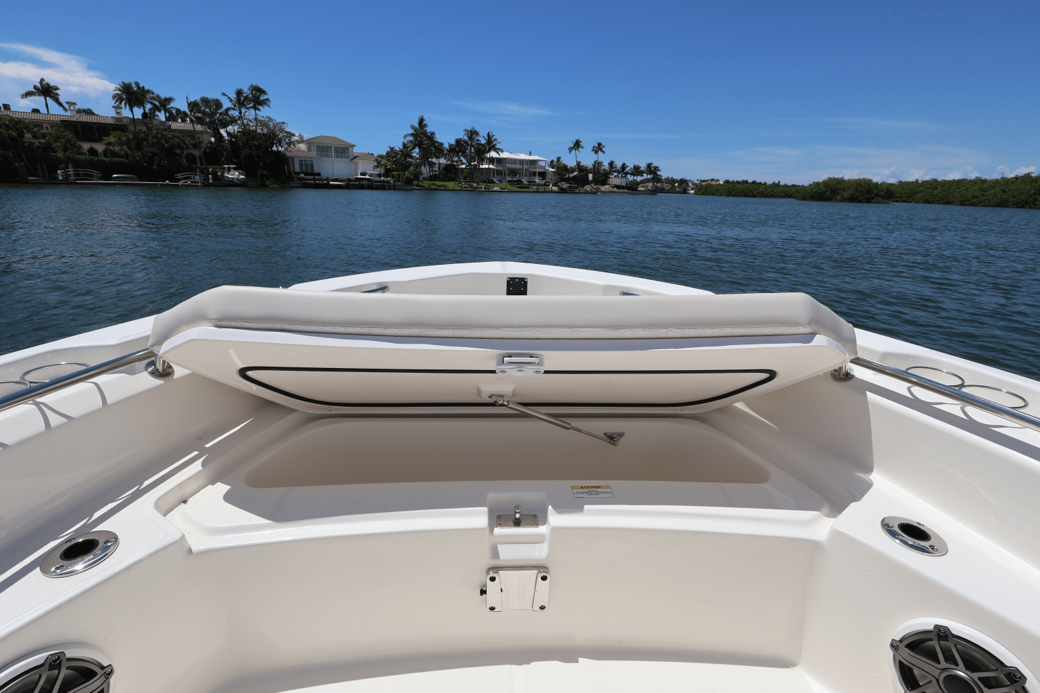 2026 Boston Whaler 220 Dauntless Image Thumbnail #14