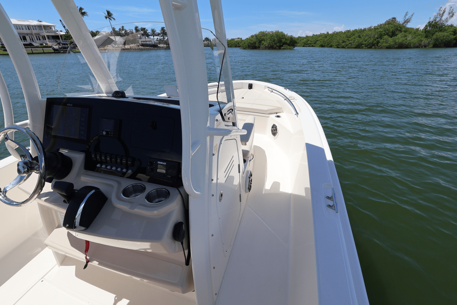 2026 Boston Whaler 220 Dauntless Image Thumbnail #23