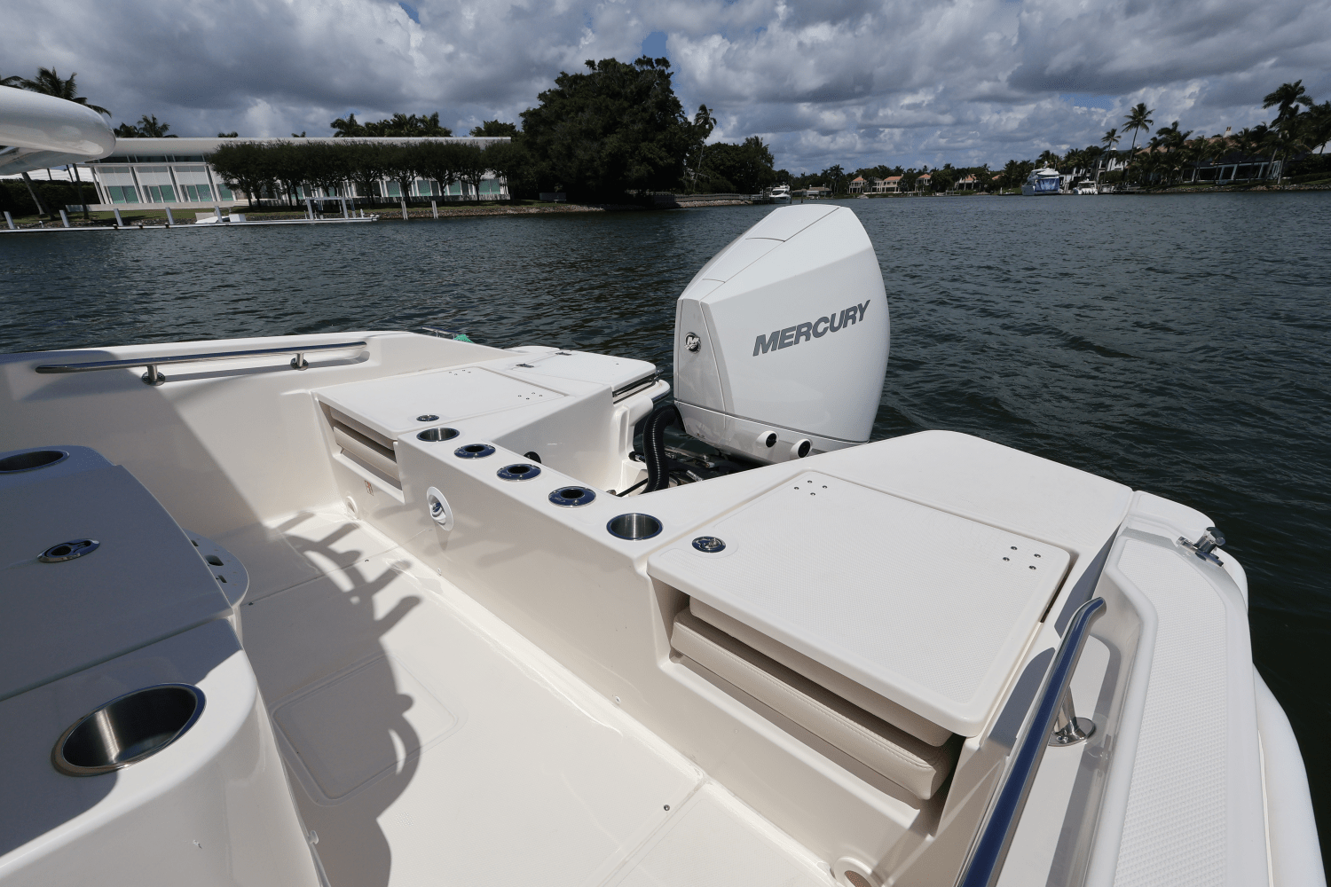 2026 Boston Whaler 220 Dauntless Image Thumbnail #47