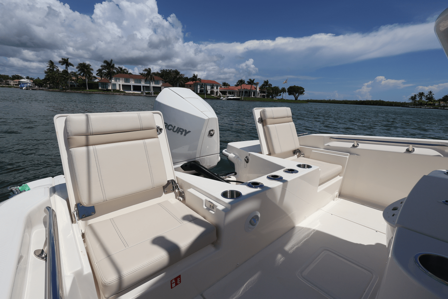 2026 Boston Whaler 220 Dauntless Image Thumbnail #46