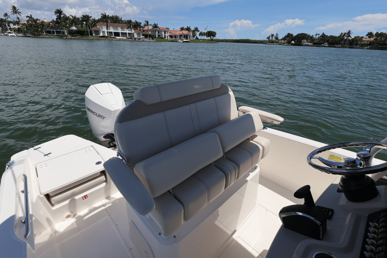 2026 Boston Whaler 220 Dauntless Image Thumbnail #33