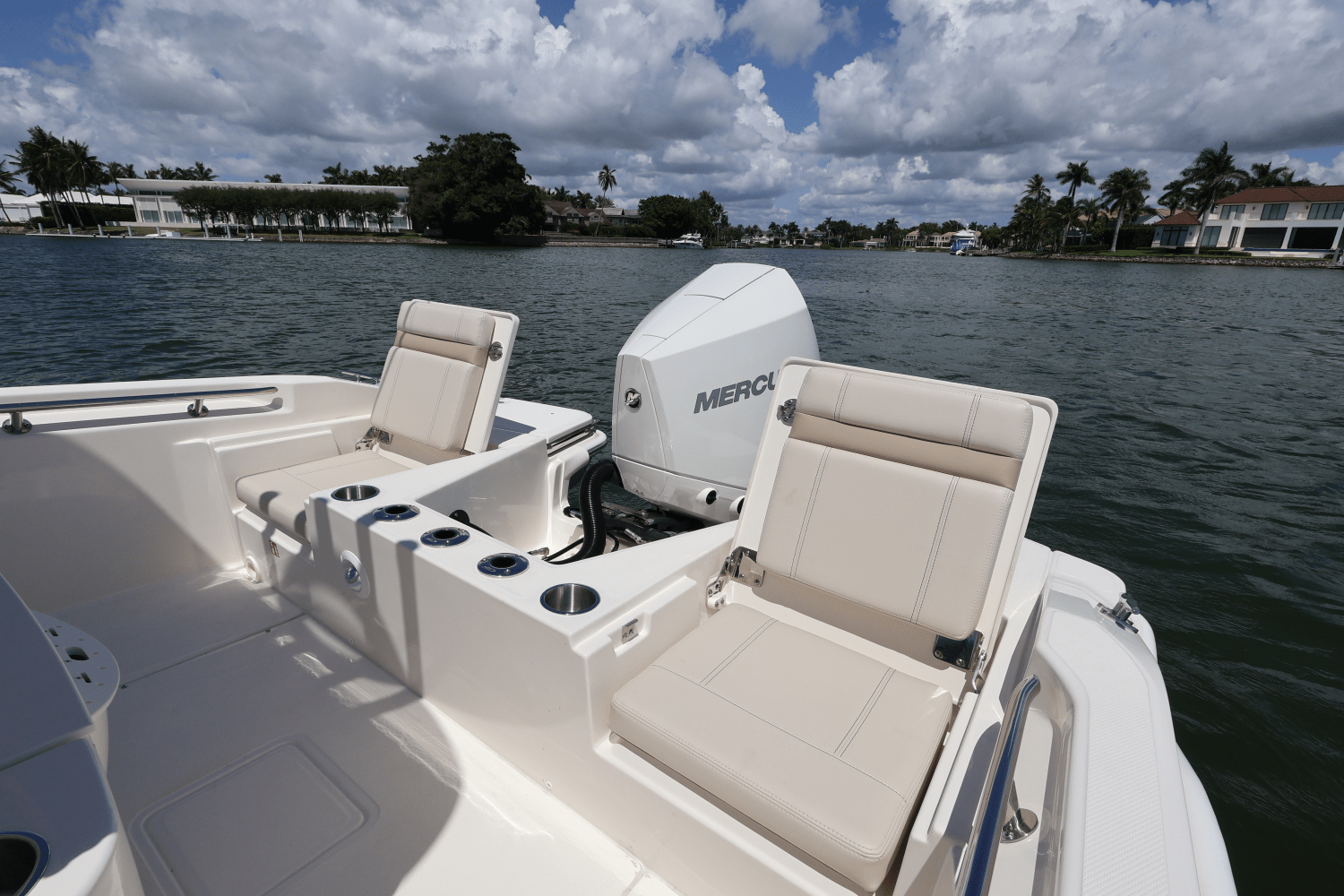 2026 Boston Whaler 220 Dauntless Image Thumbnail #48