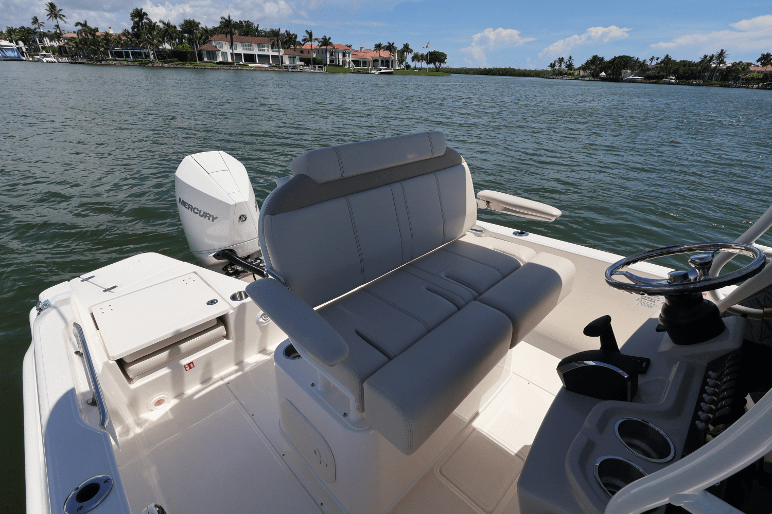 2026 Boston Whaler 220 Dauntless Image Thumbnail #34