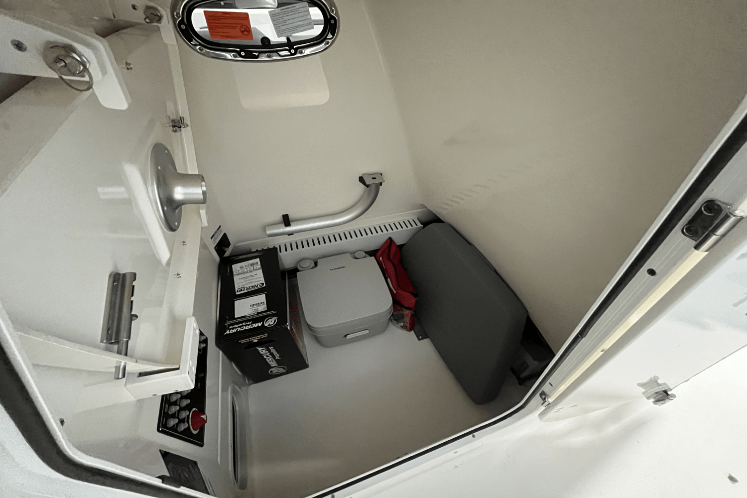 2025 Boston Whaler 230 Outrage Image Thumbnail #11