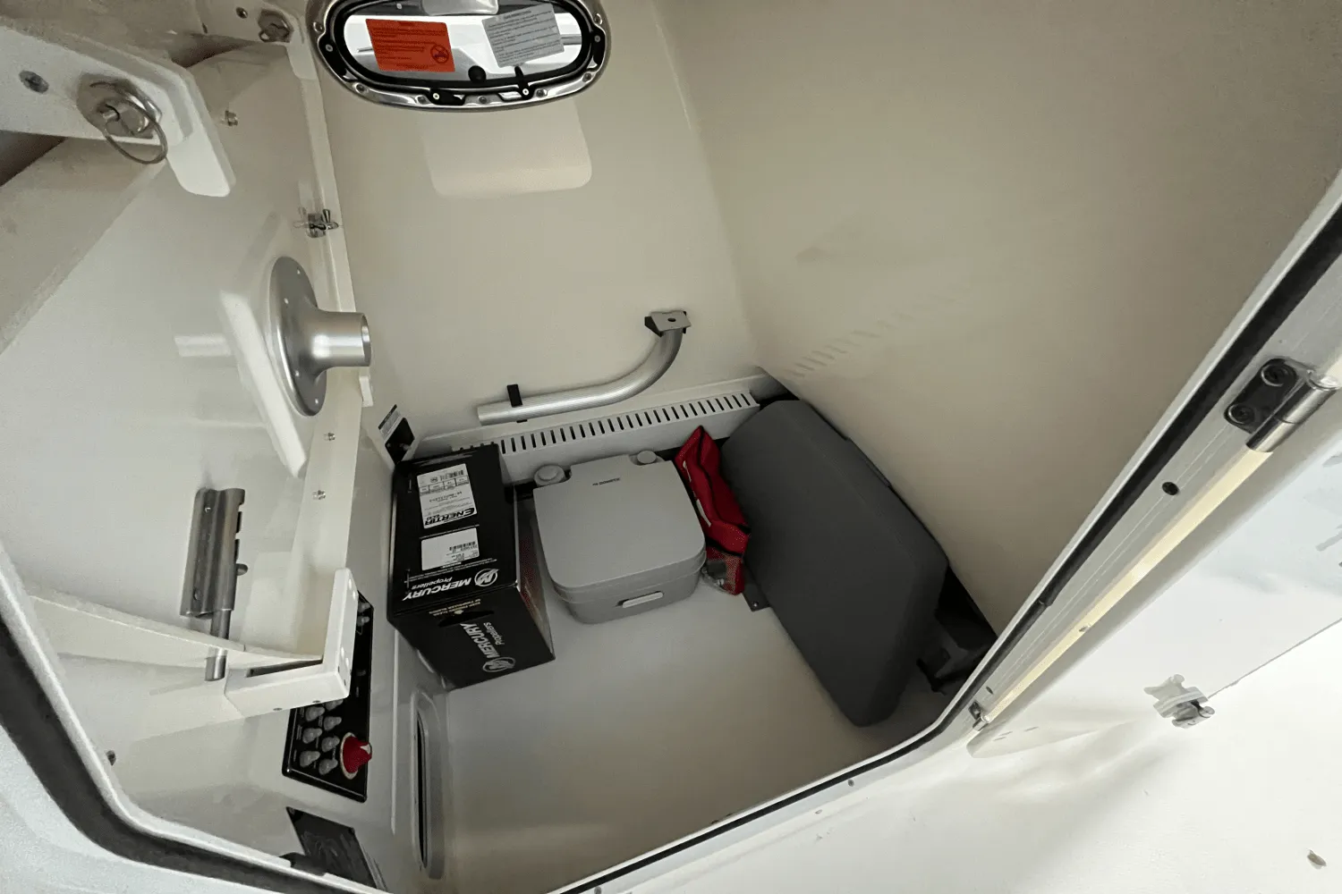 2025 Boston Whaler 230 Outrage Image Thumbnail #11