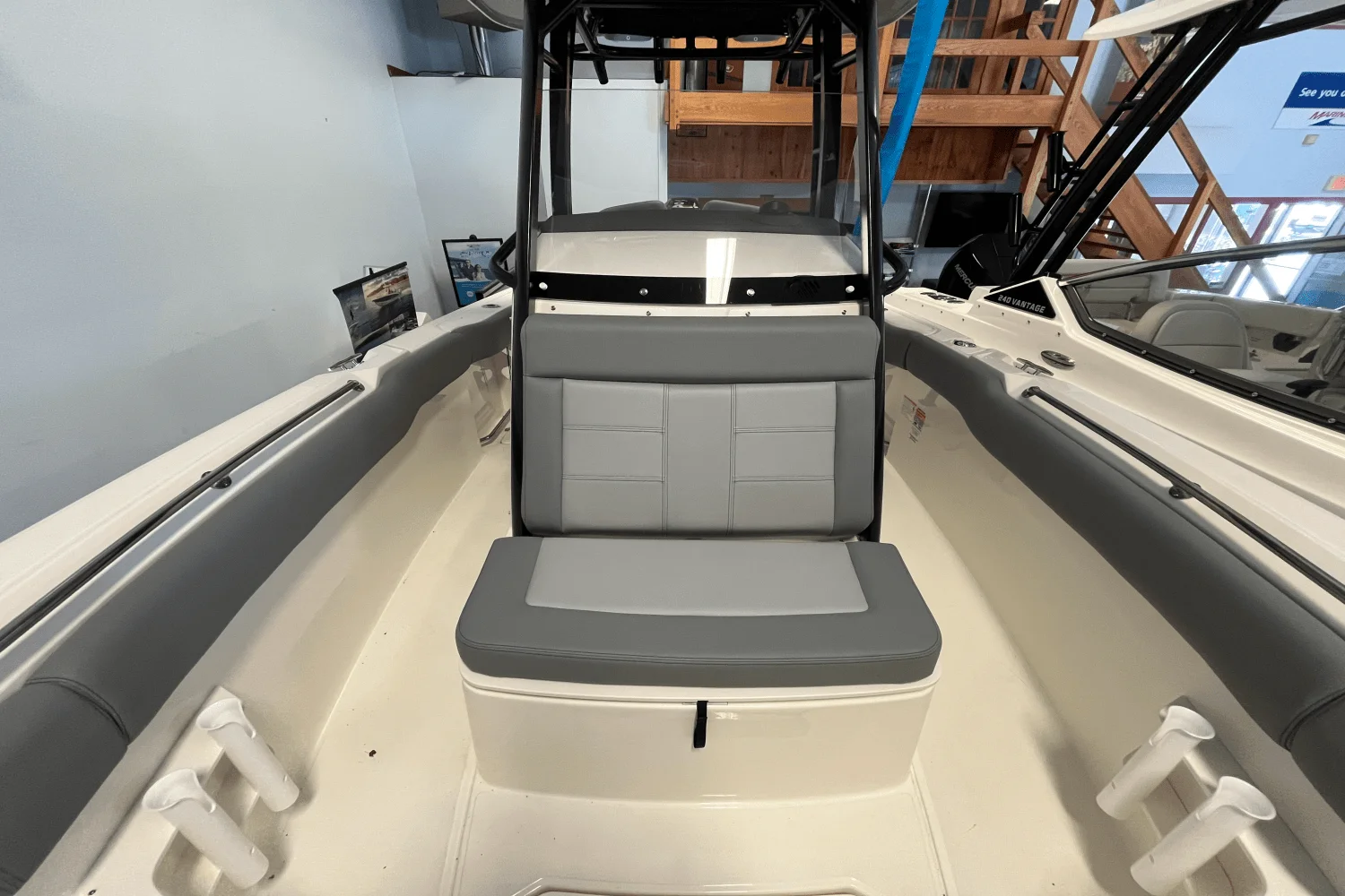 2025 Boston Whaler 230 Outrage Image Thumbnail #14