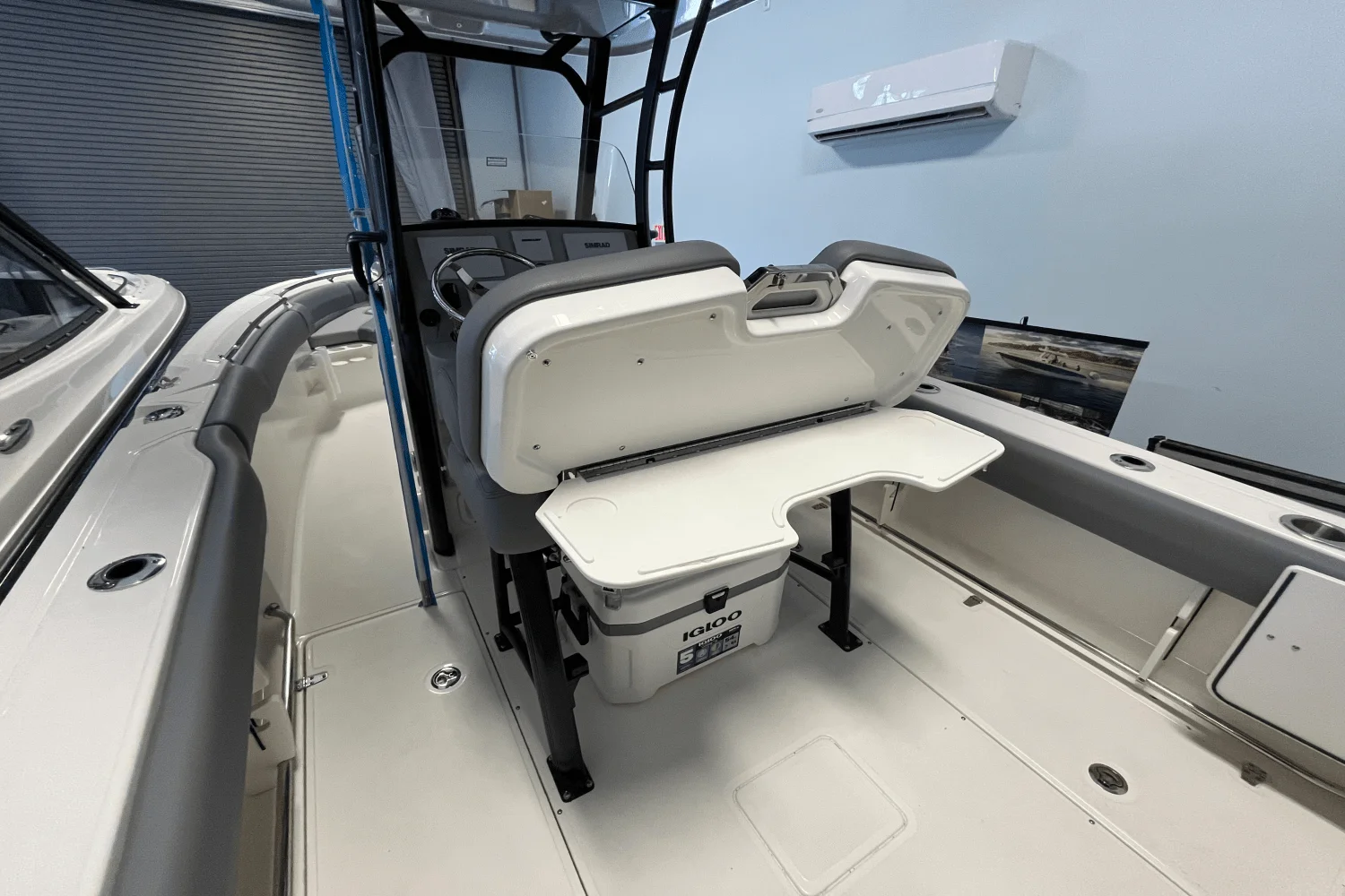 2025 Boston Whaler 230 Outrage Image Thumbnail #5