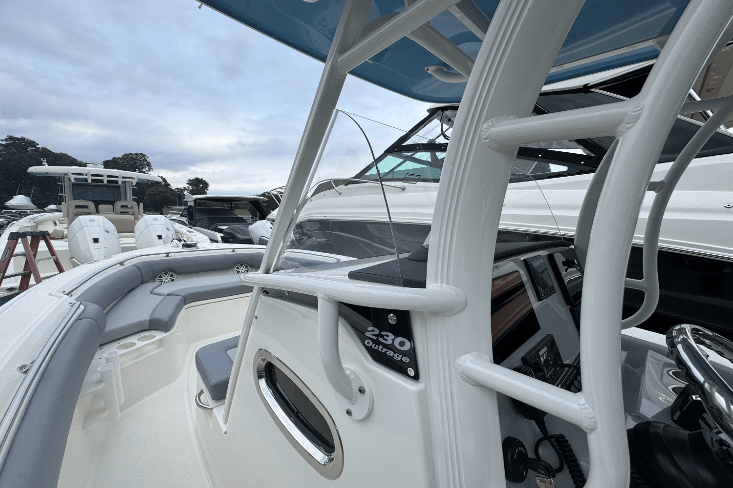2026 Boston Whaler 230 Outrage Image Thumbnail #31