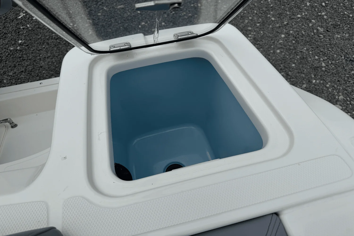 2026 Boston Whaler 230 Outrage Image Thumbnail #15