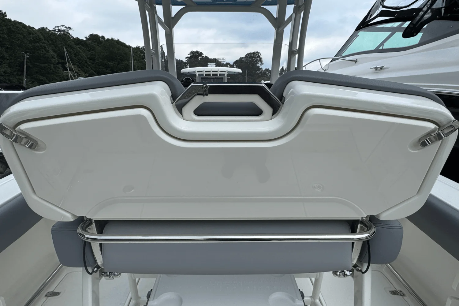 2026 Boston Whaler 230 Outrage Image Thumbnail #18