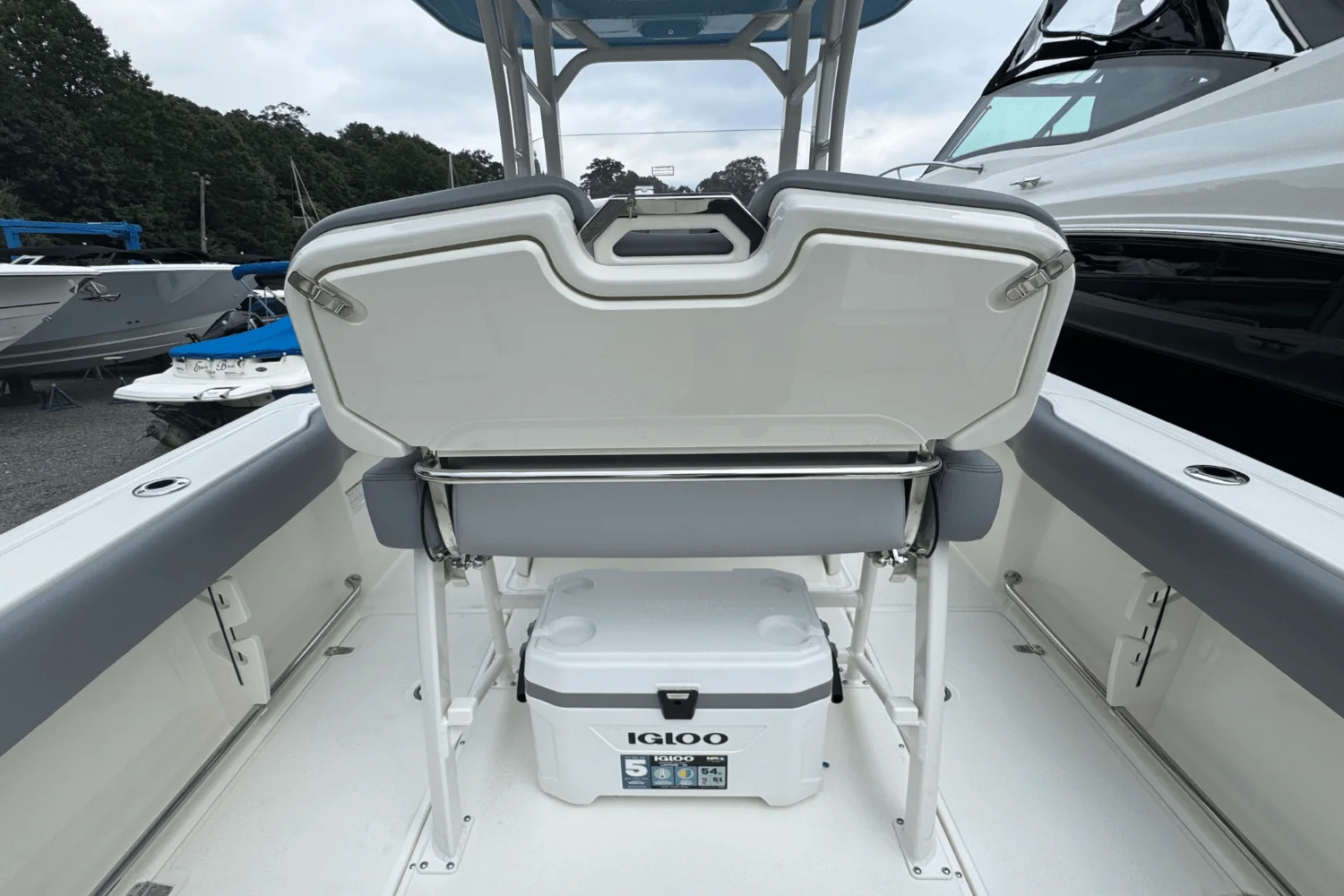 2026 Boston Whaler 230 Outrage Image Thumbnail #17