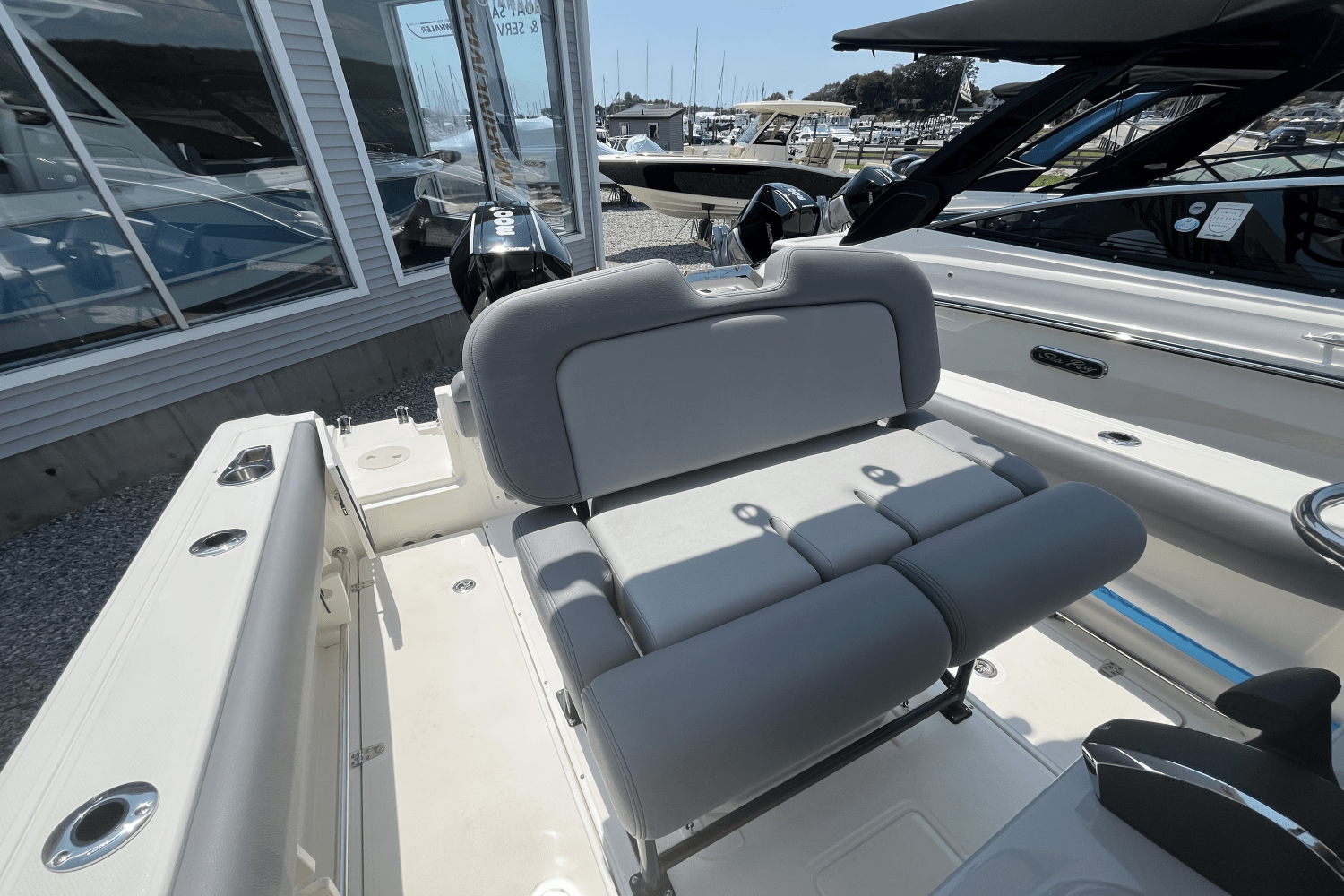 2025 Boston Whaler 230 Outrage Image Thumbnail #9