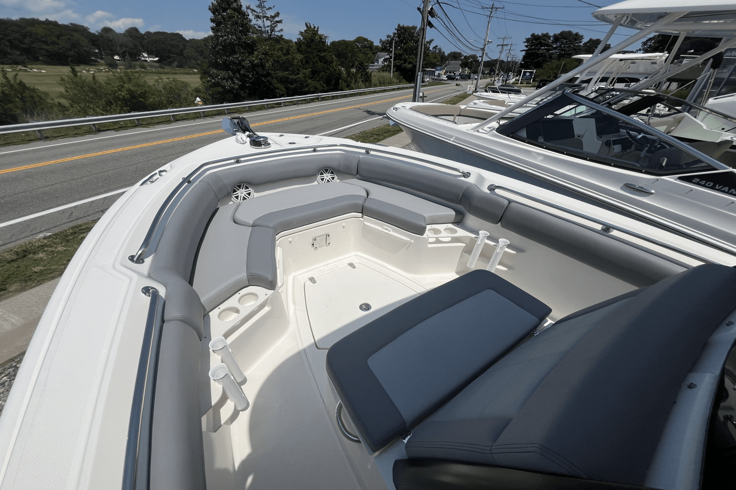 2025 Boston Whaler 230 Outrage Image Thumbnail #12