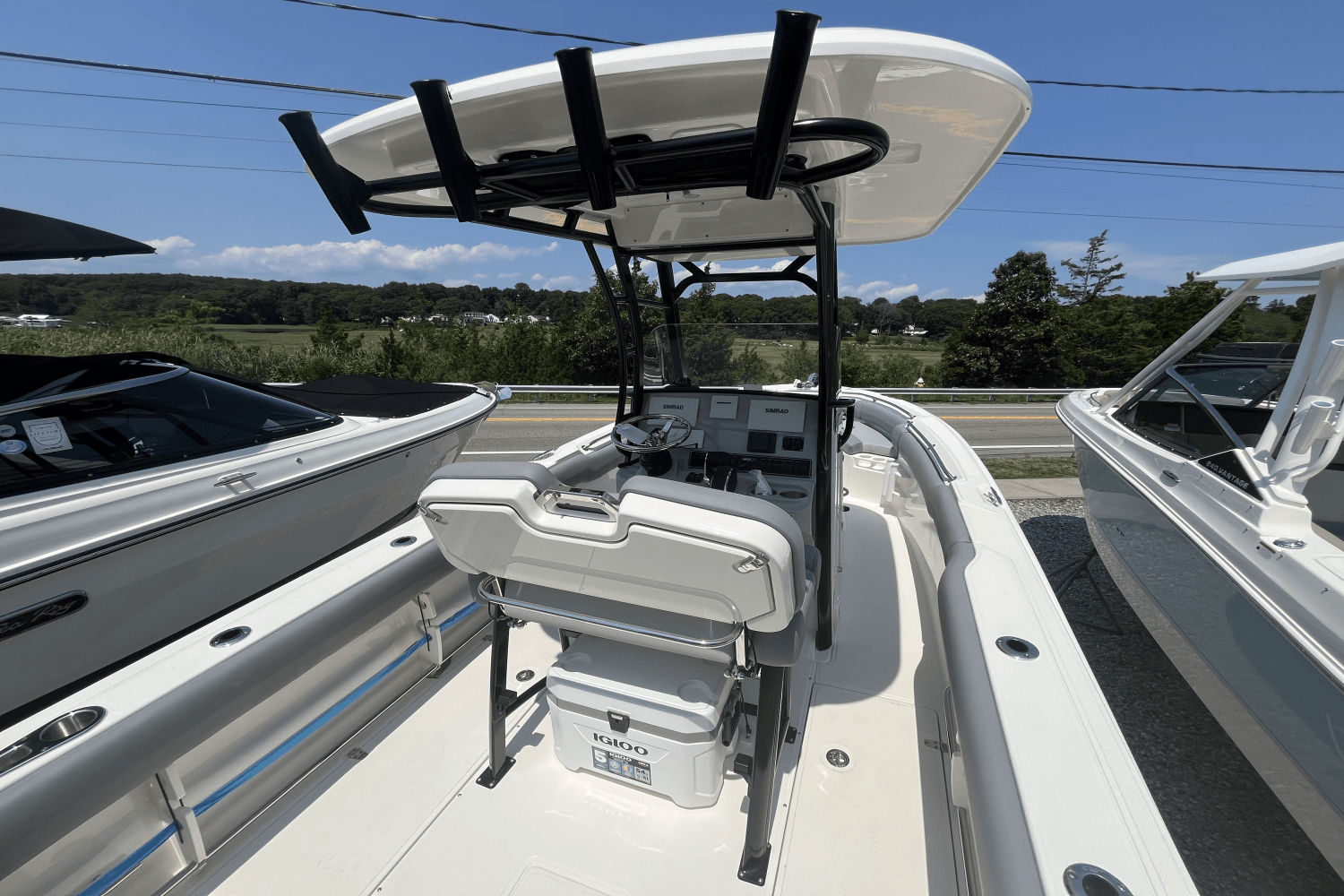 2025 Boston Whaler 230 Outrage Image Thumbnail #5