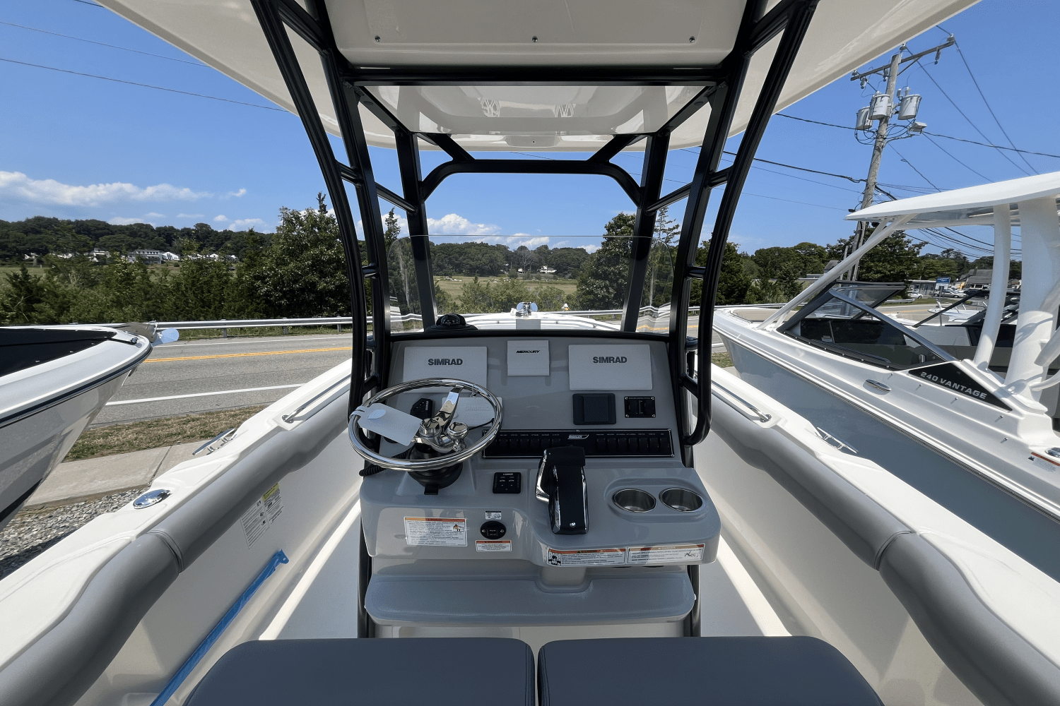 2025 Boston Whaler 230 Outrage Image Thumbnail #7