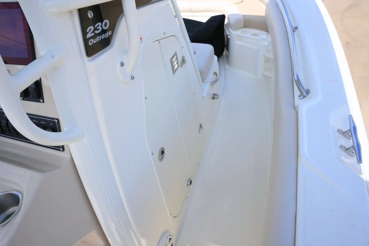2026 Boston Whaler 230 Outrage Image Thumbnail #16
