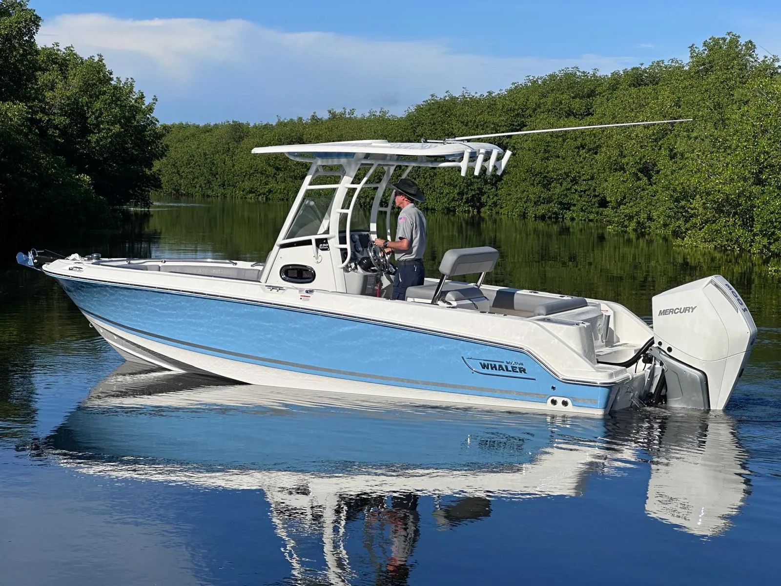 2026 Boston Whaler 230 Outrage Image Thumbnail #1