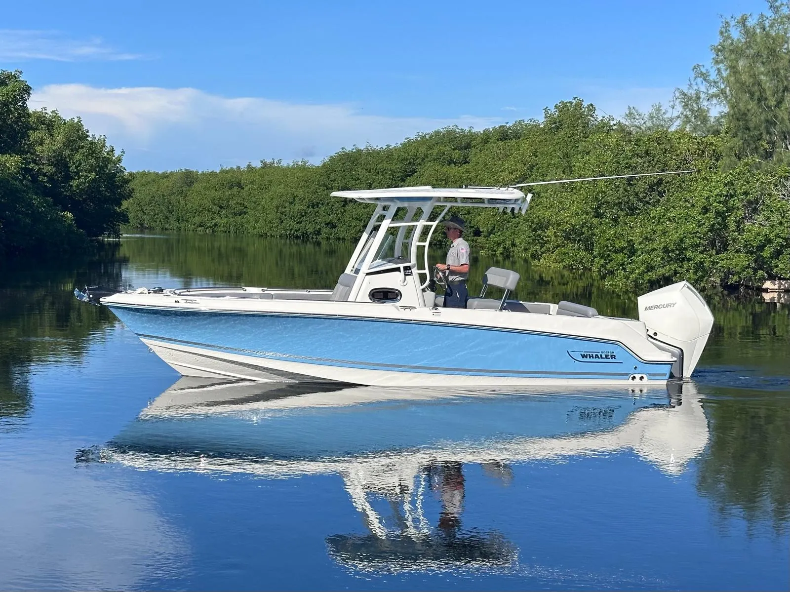 2026 Boston Whaler 230 Outrage Image Thumbnail #0