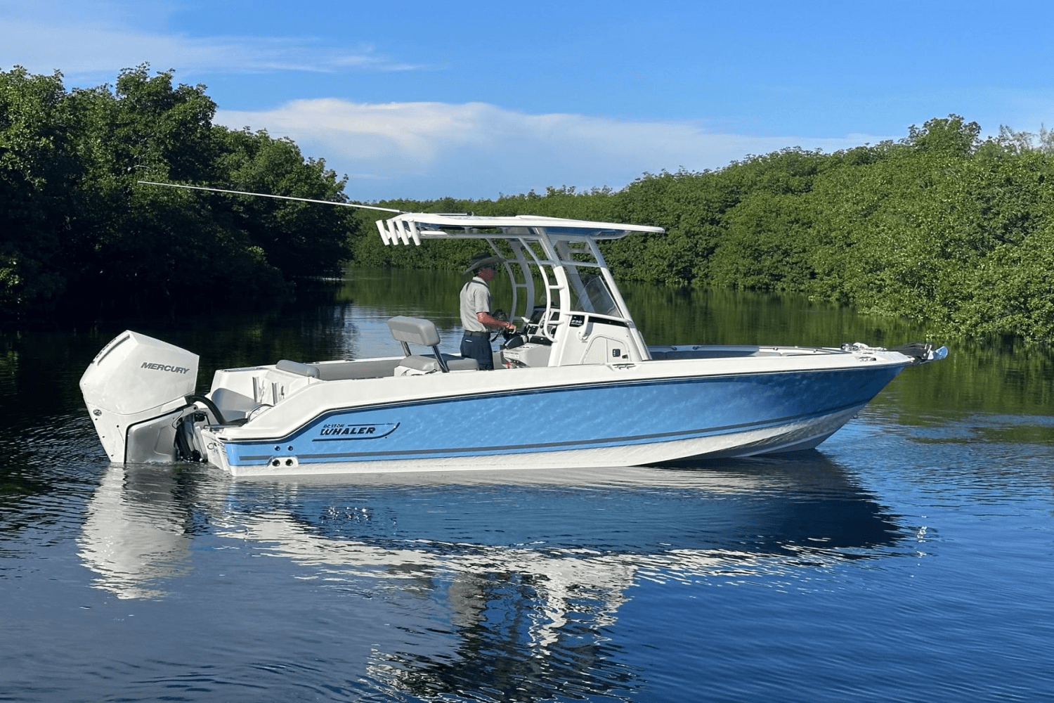 2026 Boston Whaler 230 Outrage Image Thumbnail #6