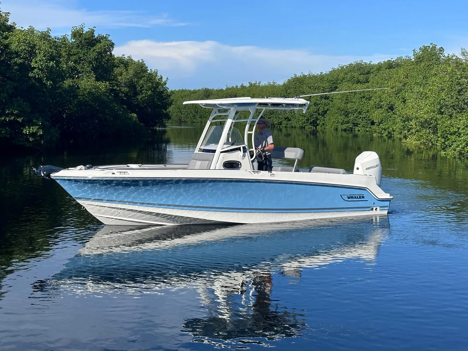 2026 Boston Whaler 230 Outrage Image Thumbnail #11