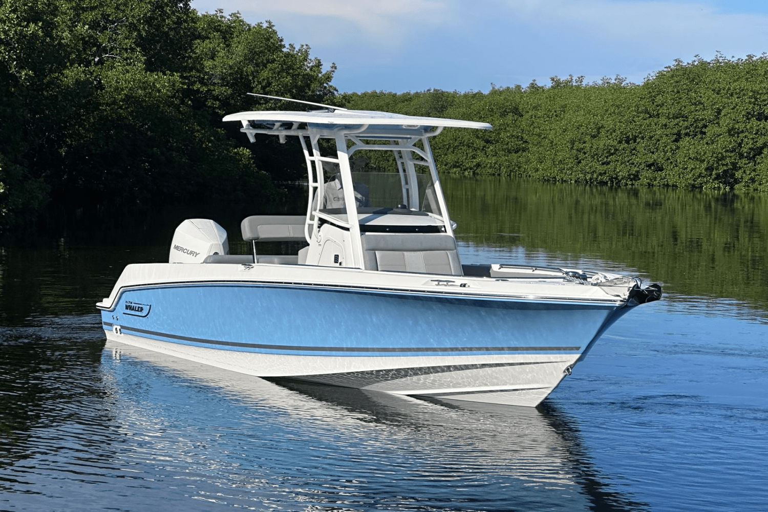 2026 Boston Whaler 230 Outrage Image Thumbnail #8