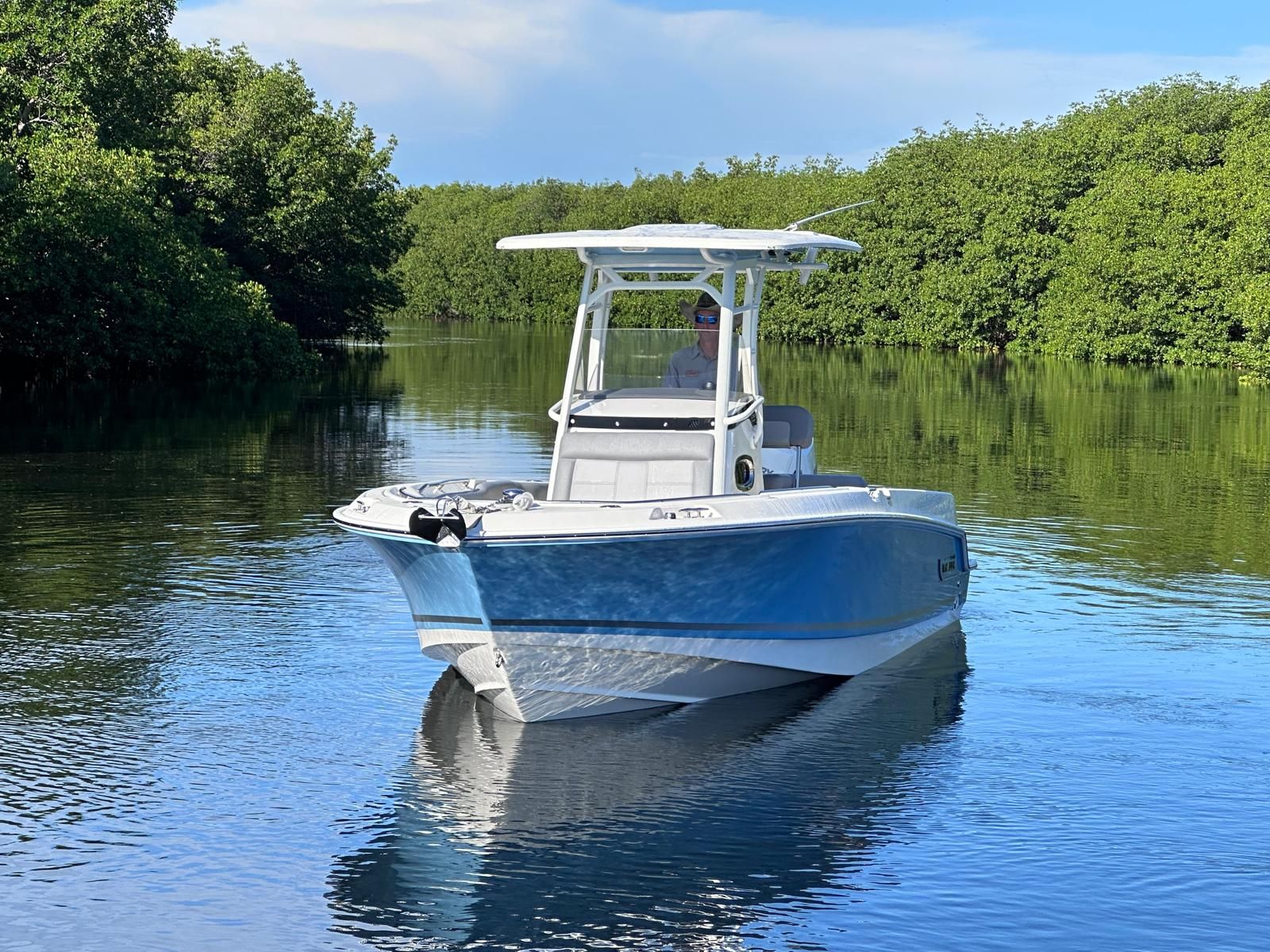 2026 Boston Whaler 230 Outrage Image Thumbnail #9