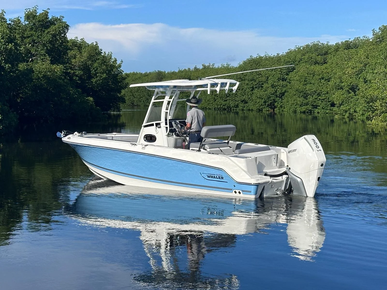 2026 Boston Whaler 230 Outrage Image Thumbnail #2