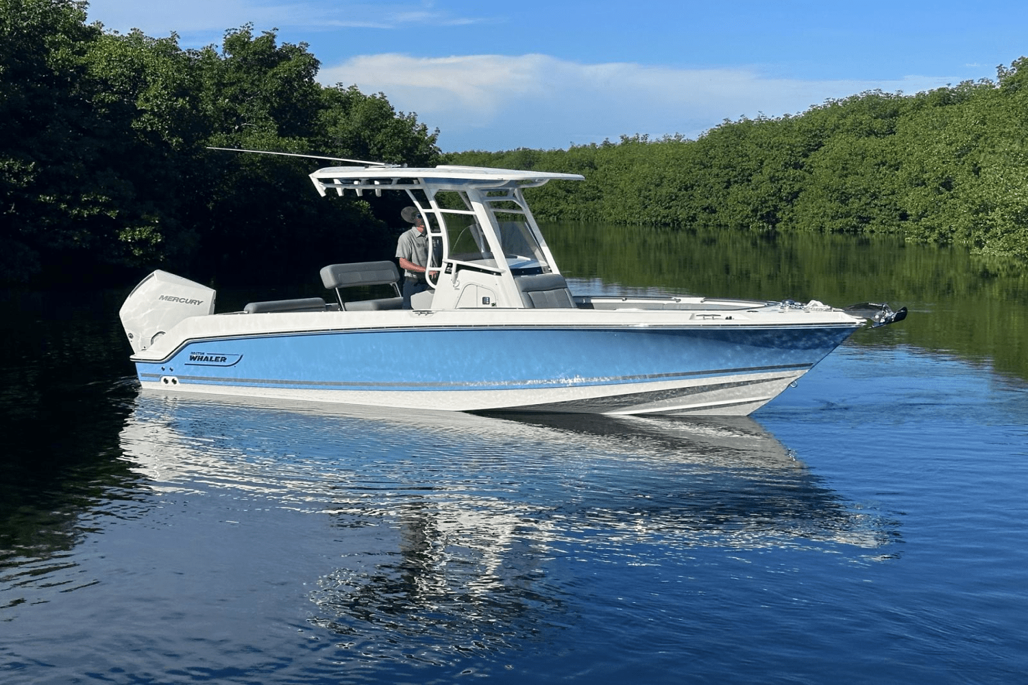 2026 Boston Whaler 230 Outrage Image Thumbnail #7