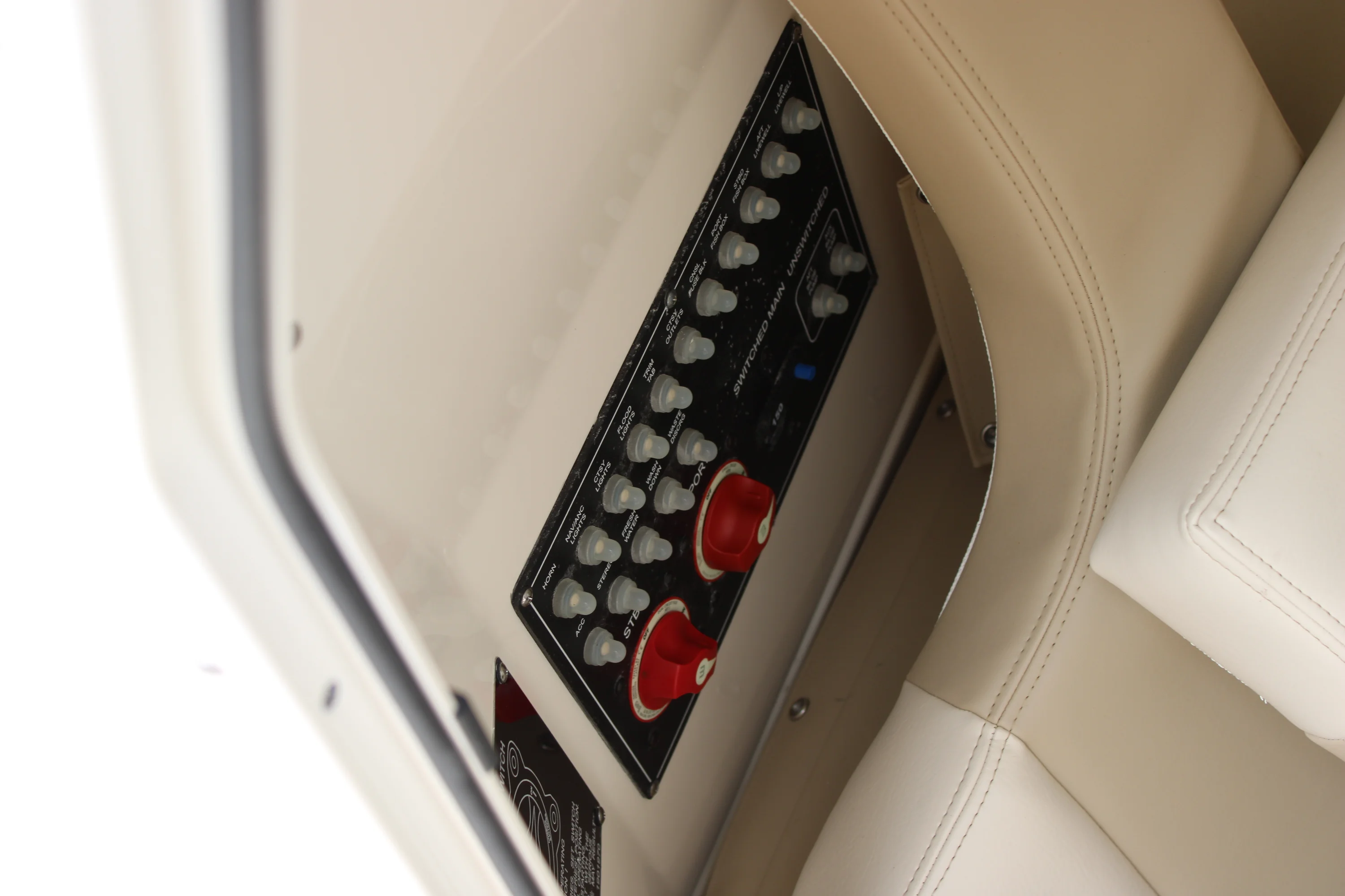 2026 Boston Whaler 230 Outrage Image Thumbnail #16