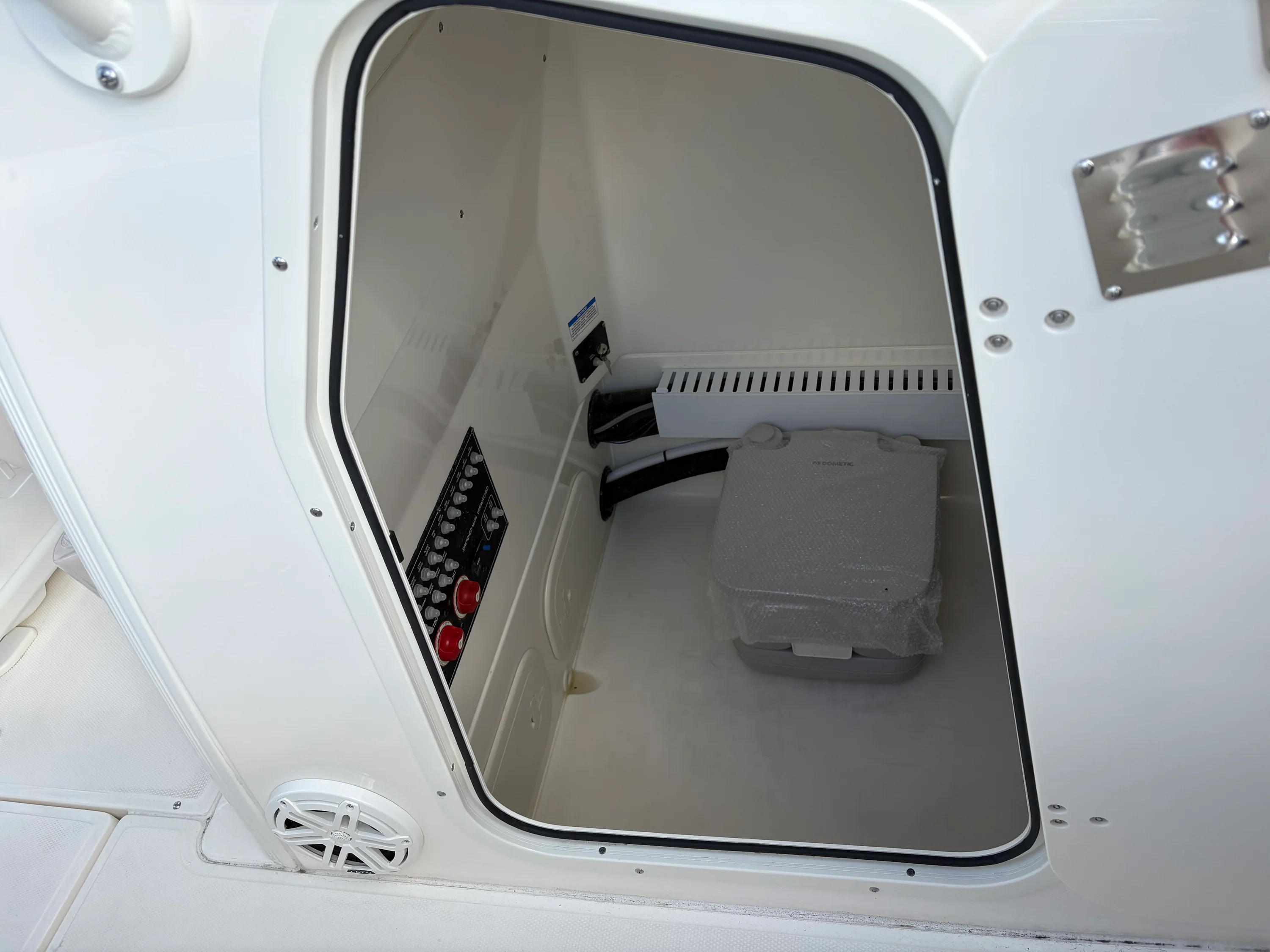 2026 Boston Whaler 230 Outrage Image Thumbnail #9