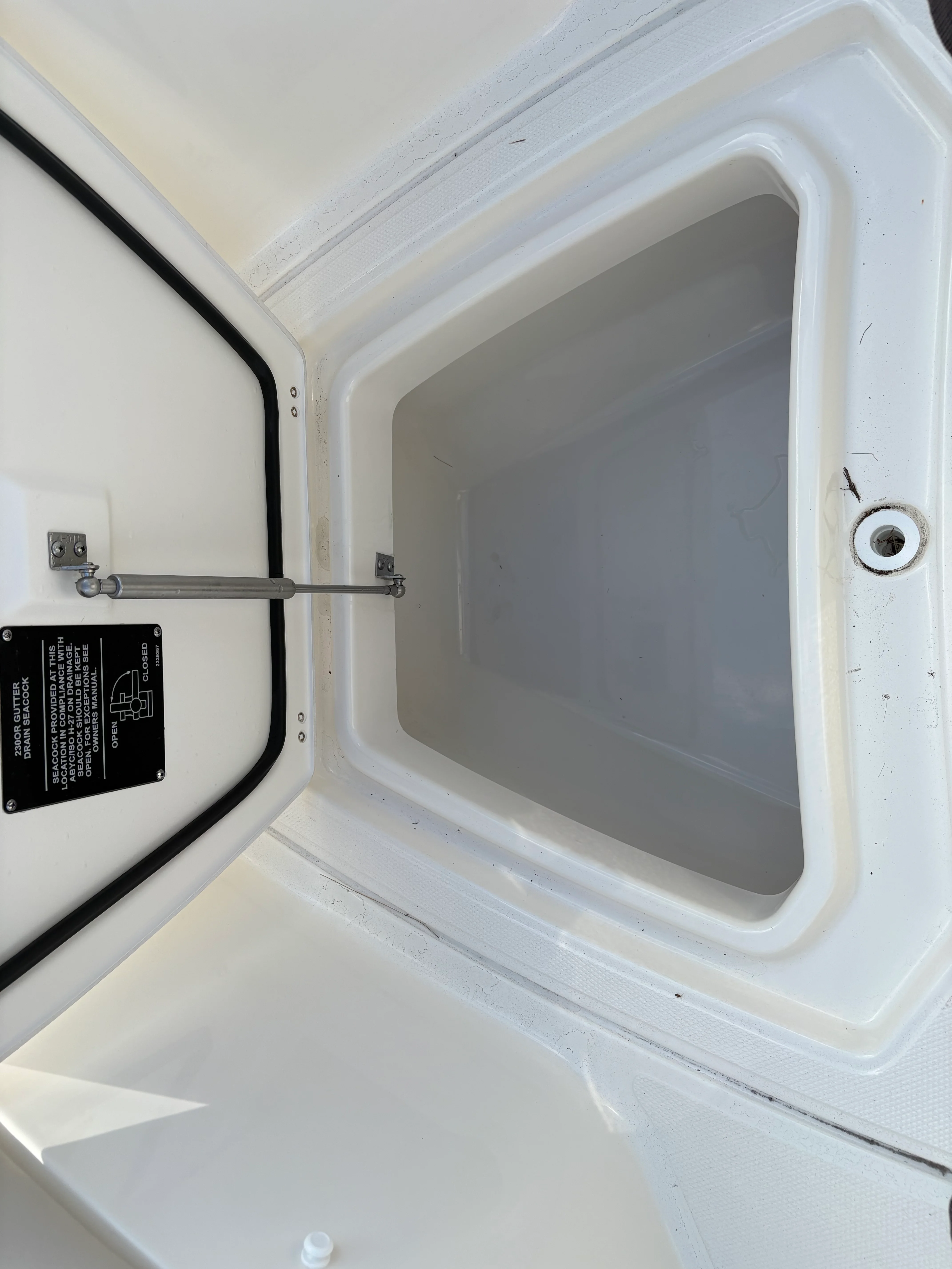 2026 Boston Whaler 230 Outrage Image Thumbnail #4