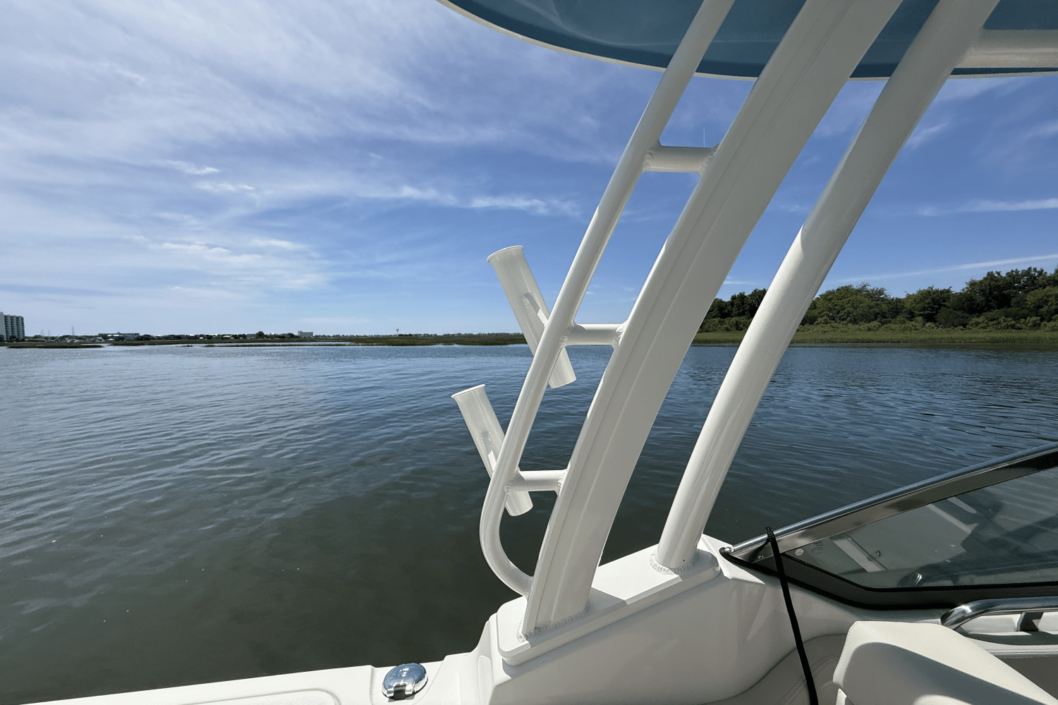 2025 Boston Whaler 240 Vantage Image Thumbnail #15