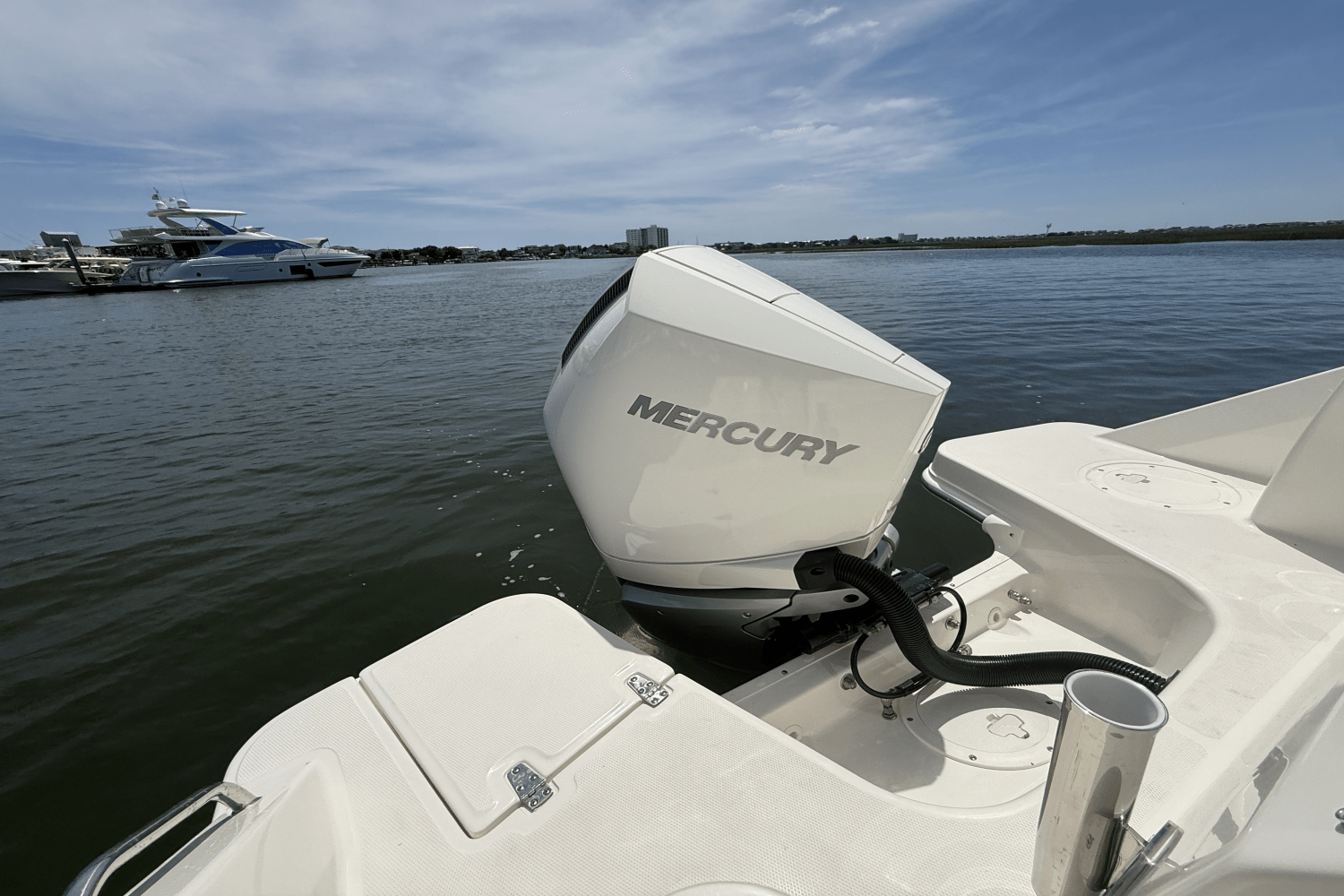 2025 Boston Whaler 240 Vantage Image Thumbnail #7