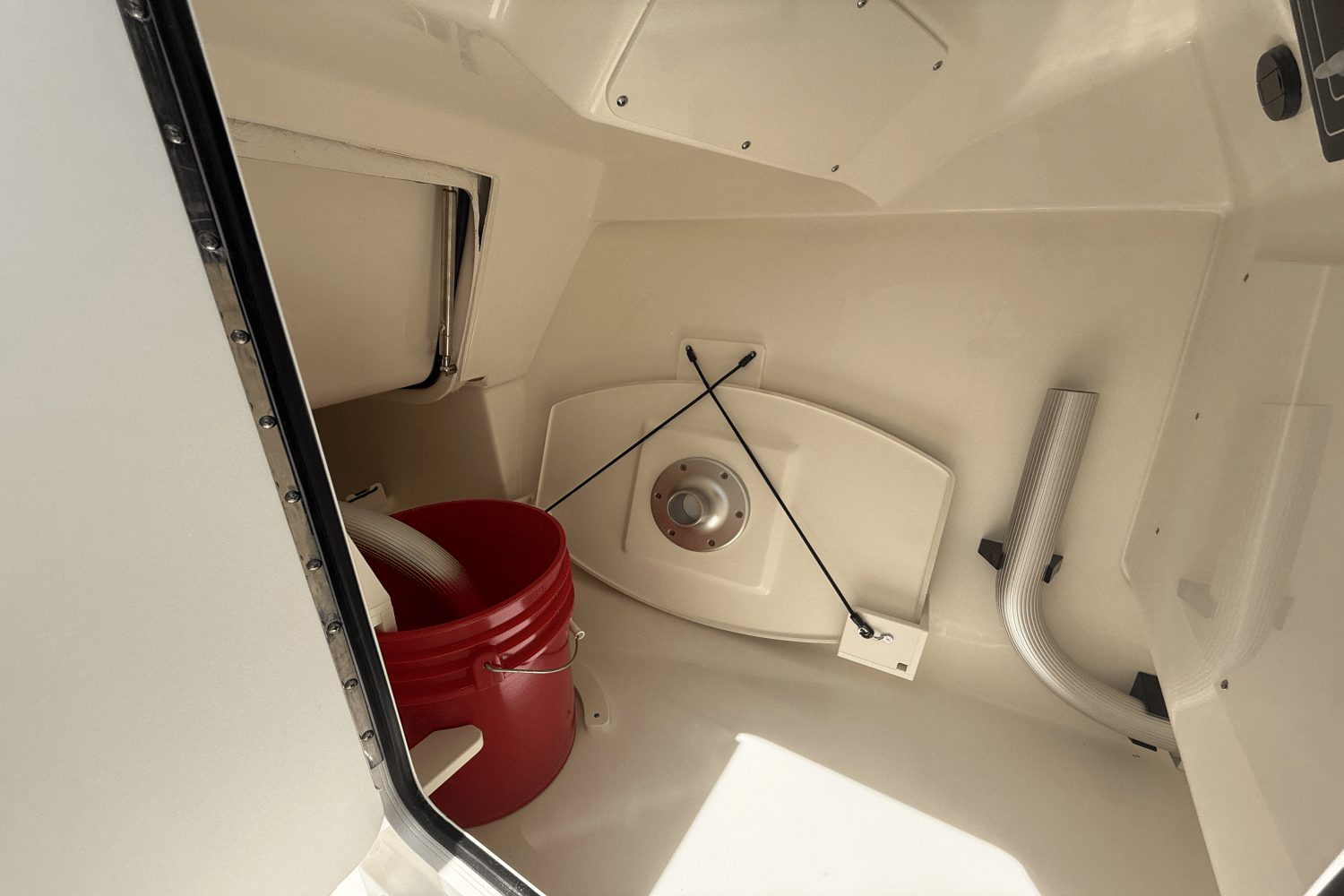 2025 Boston Whaler 240 Vantage Image Thumbnail #24