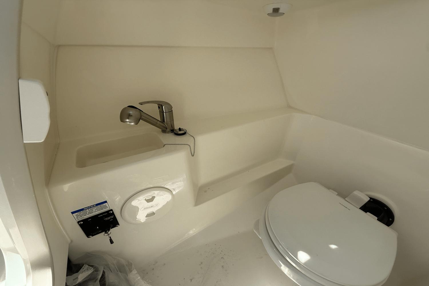 2025 Boston Whaler 240 Vantage Image Thumbnail #23