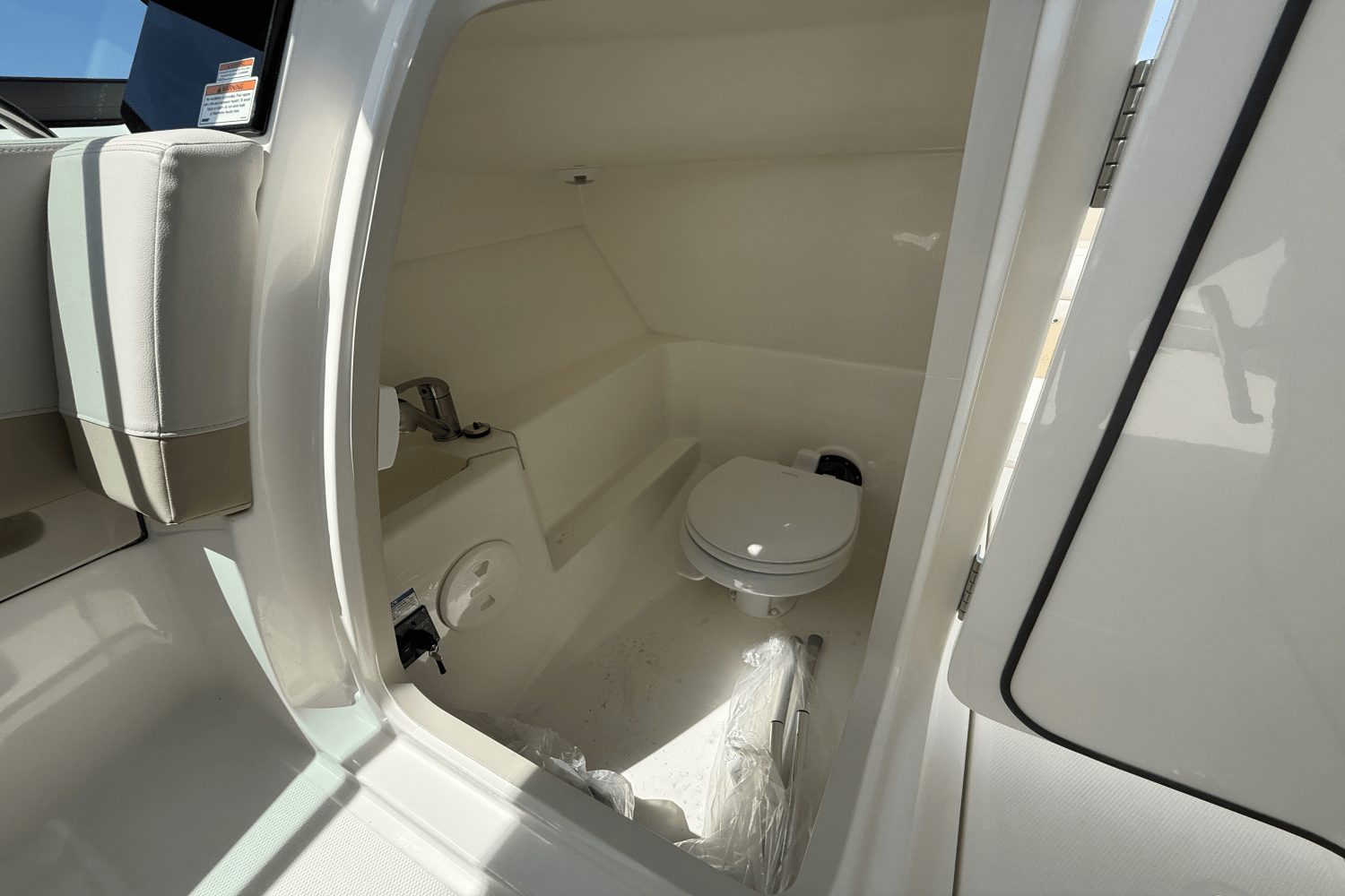 2025 Boston Whaler 240 Vantage Image Thumbnail #22